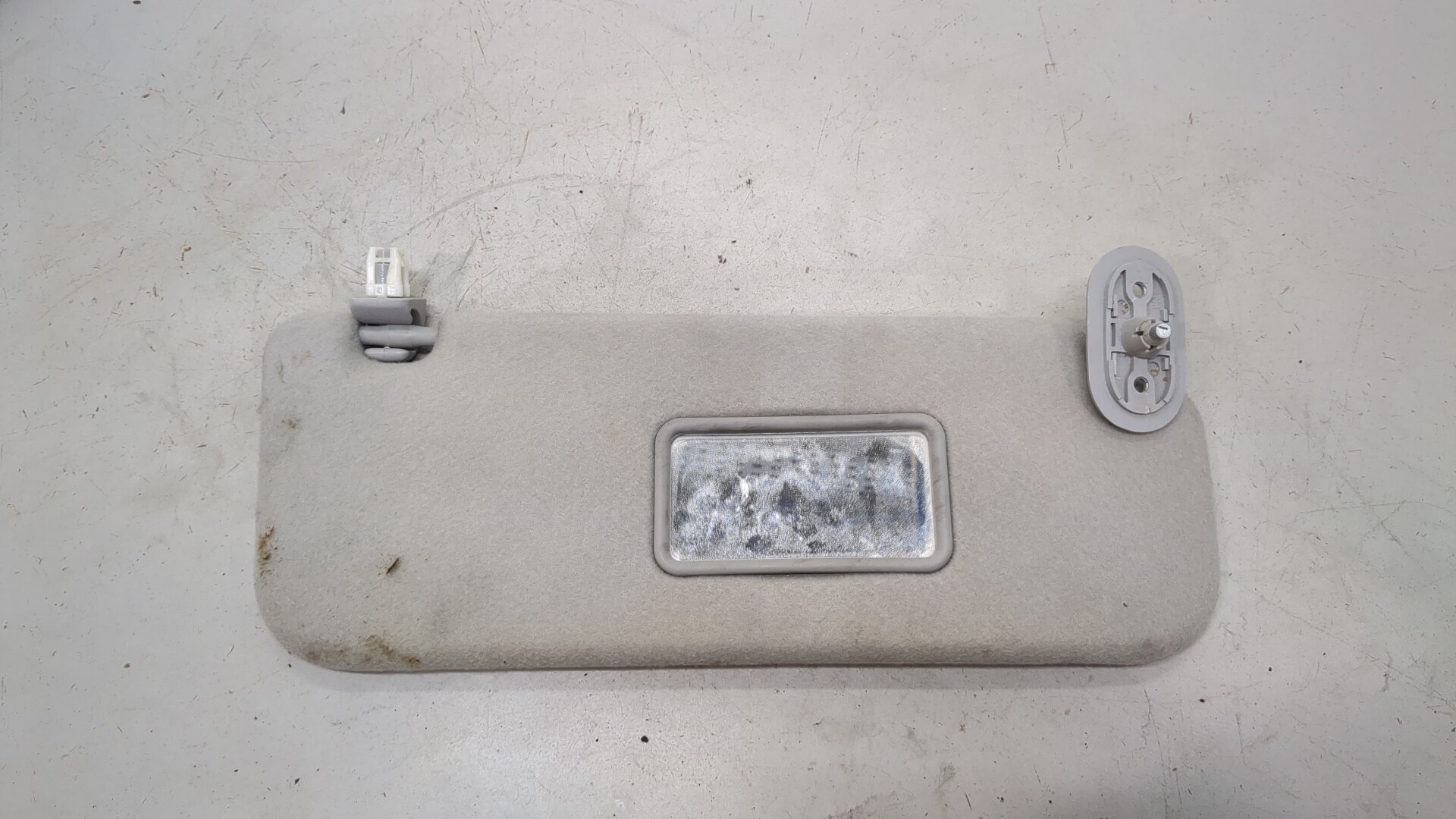 Козырек солнцезащитный