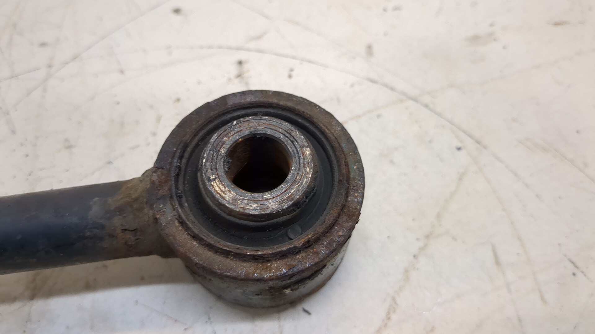 Рычаг задний