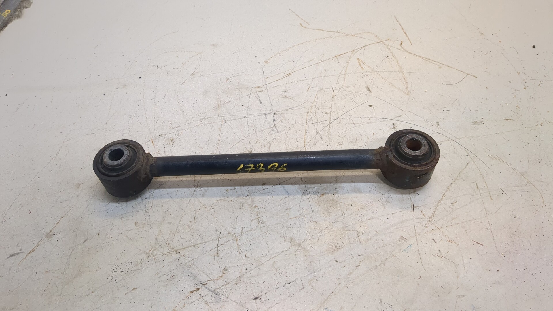 Рычаг задний