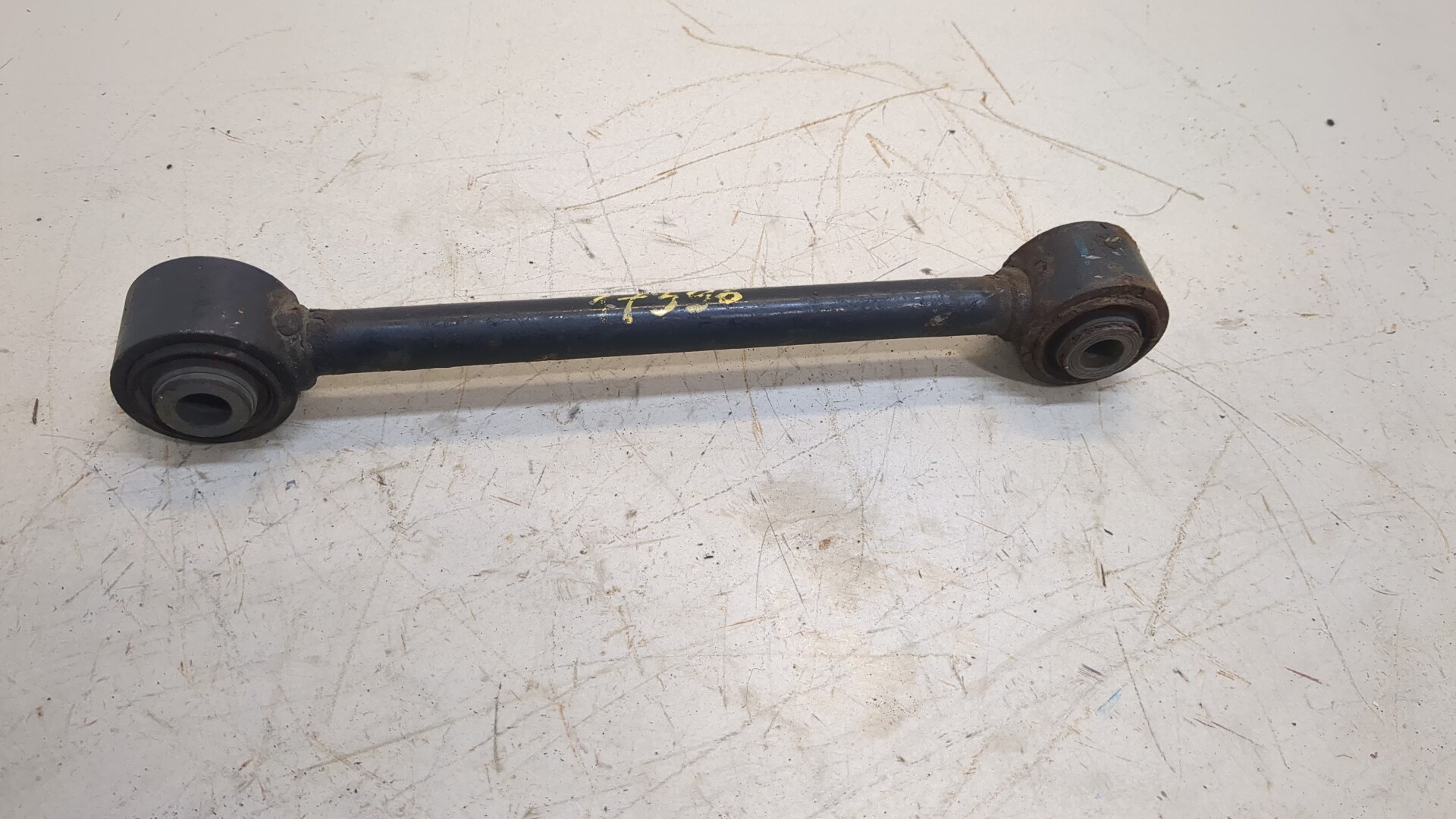 Рычаг задний