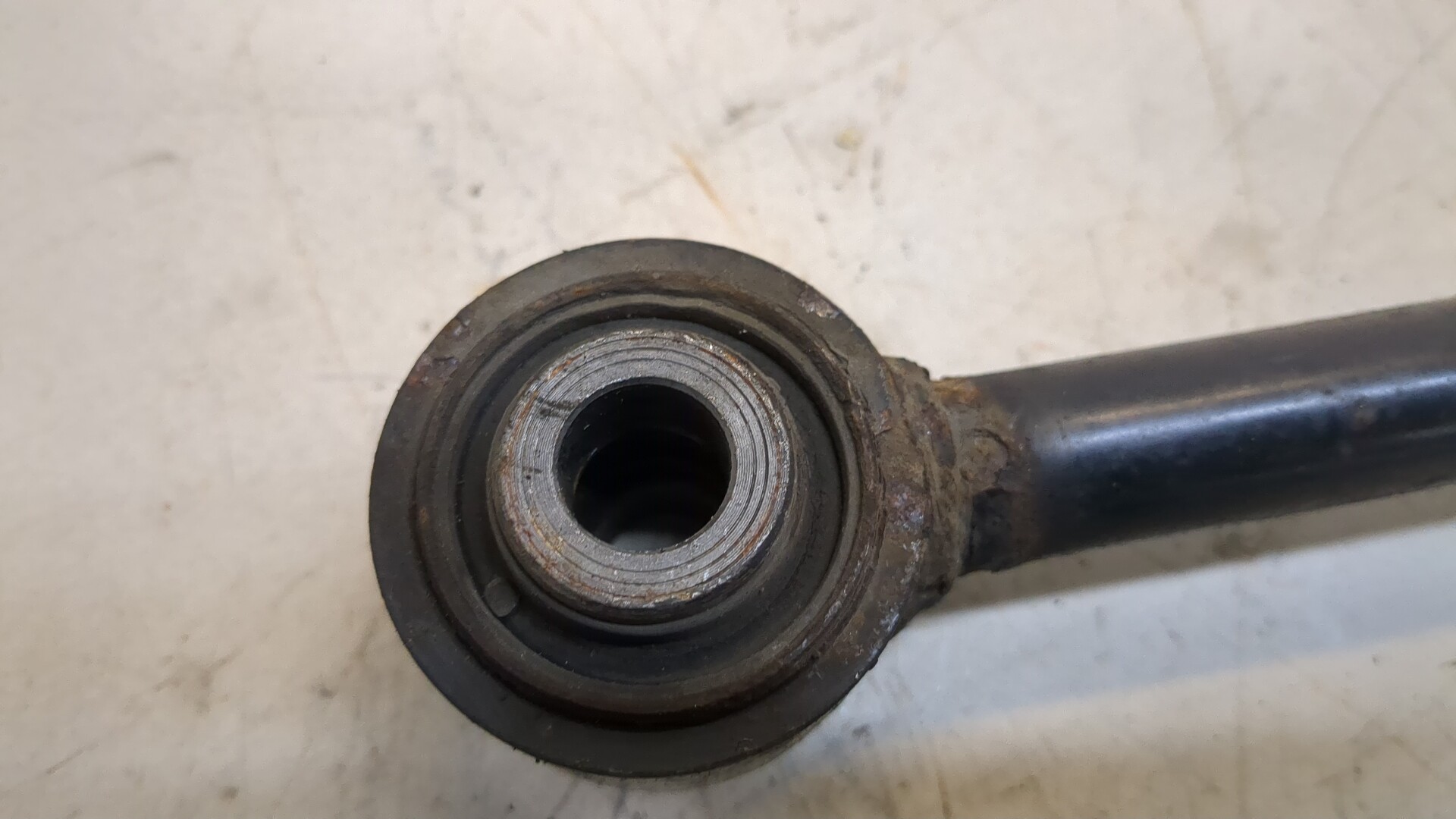 Рычаг задний