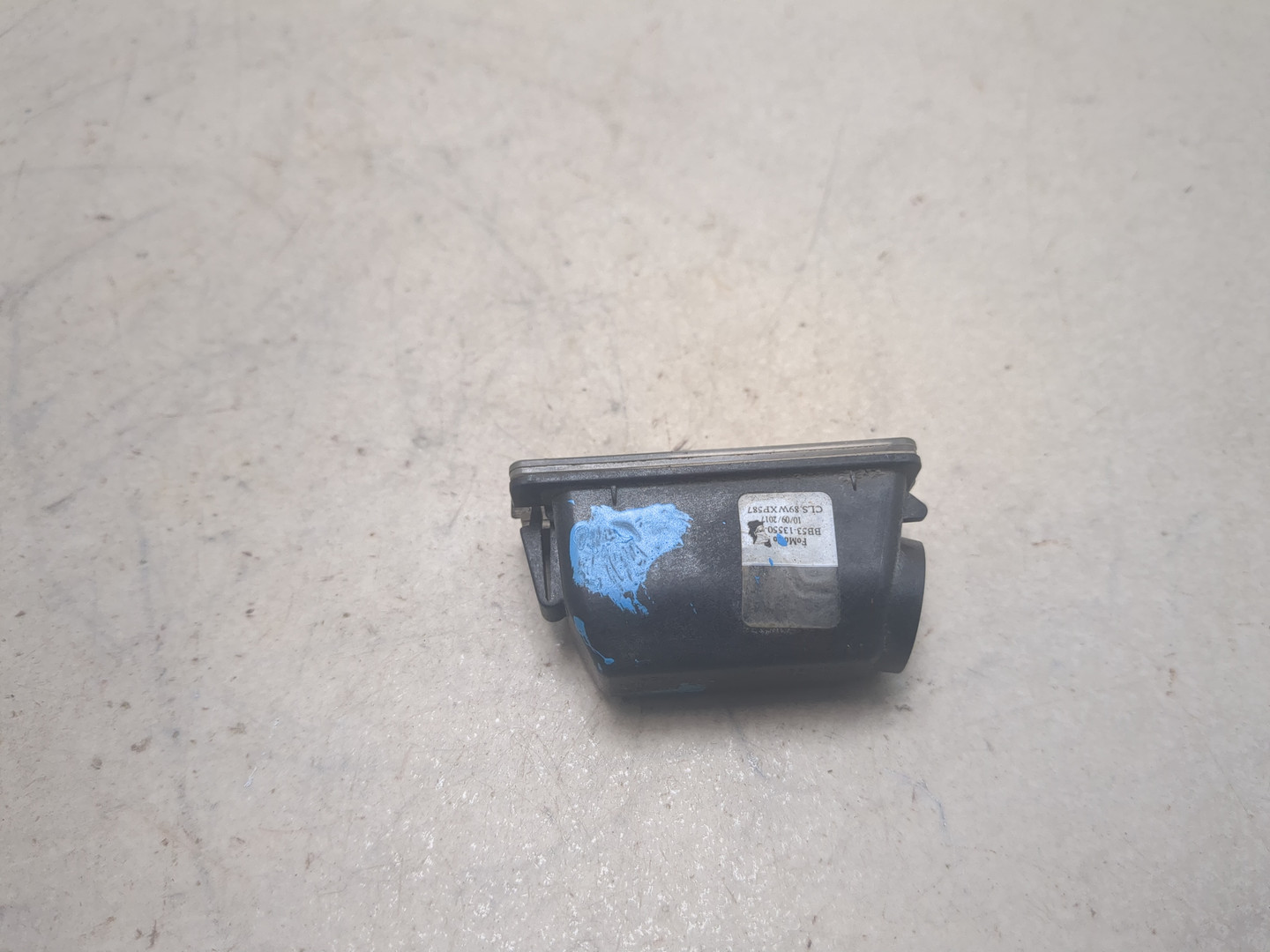 Фонарь подсветки номера