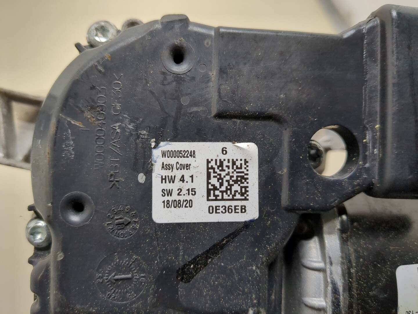 Моторчик стеклоочистителя передний