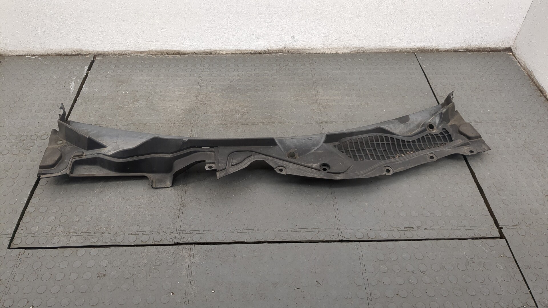 Решетка стеклоочистителей (Жабо)