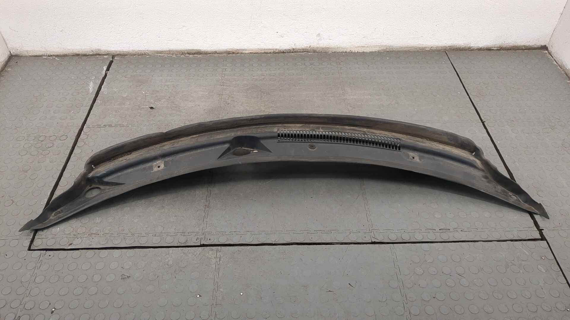 Решетка стеклоочистителей (Жабо)