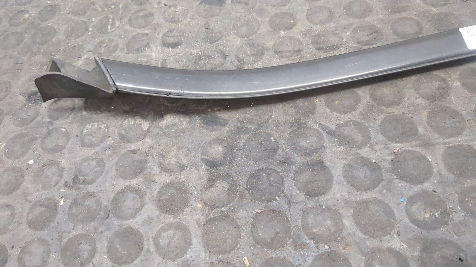 Молдинг лобового стекла