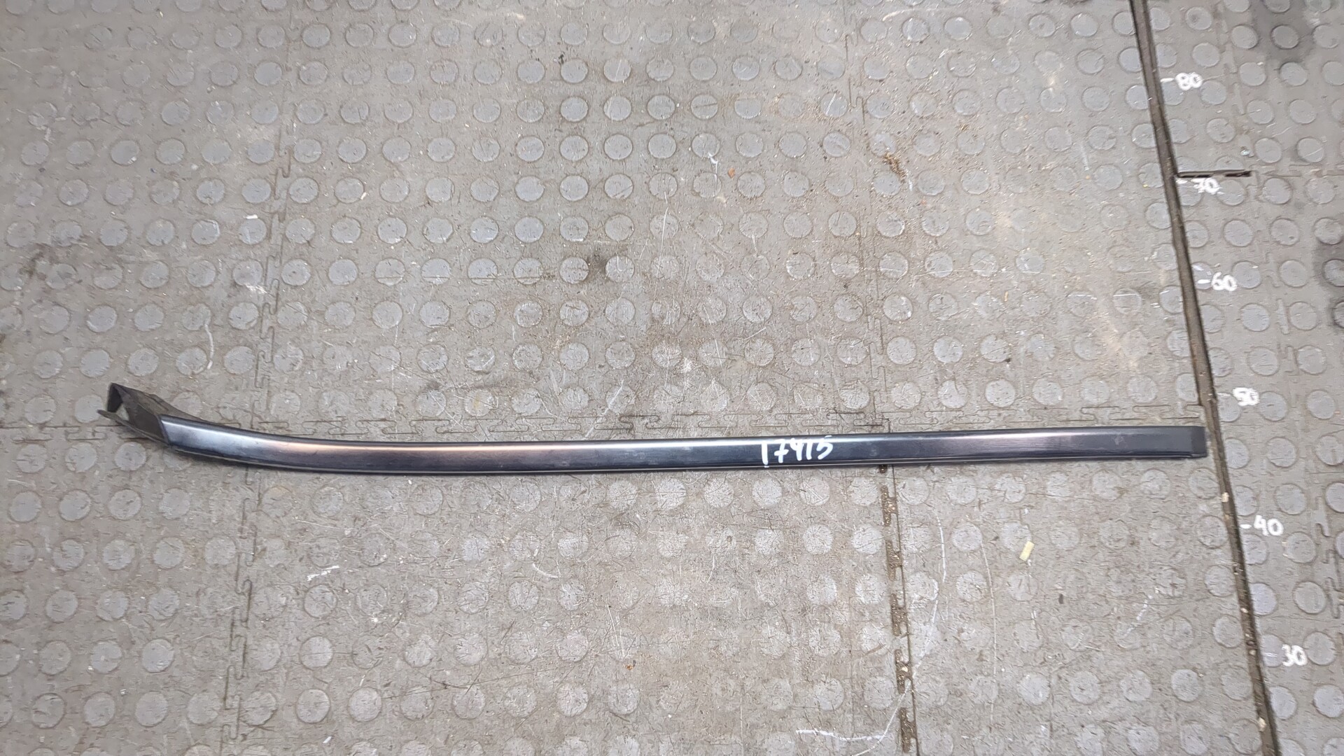 Молдинг лобового стекла