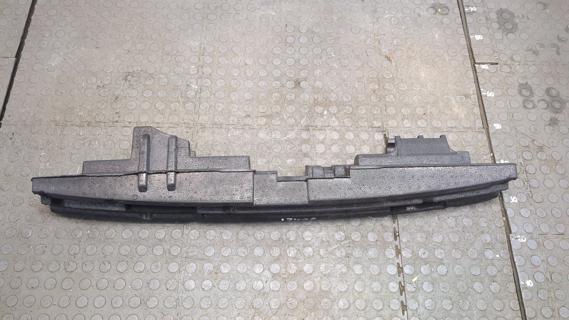 Усилитель заднего бампера