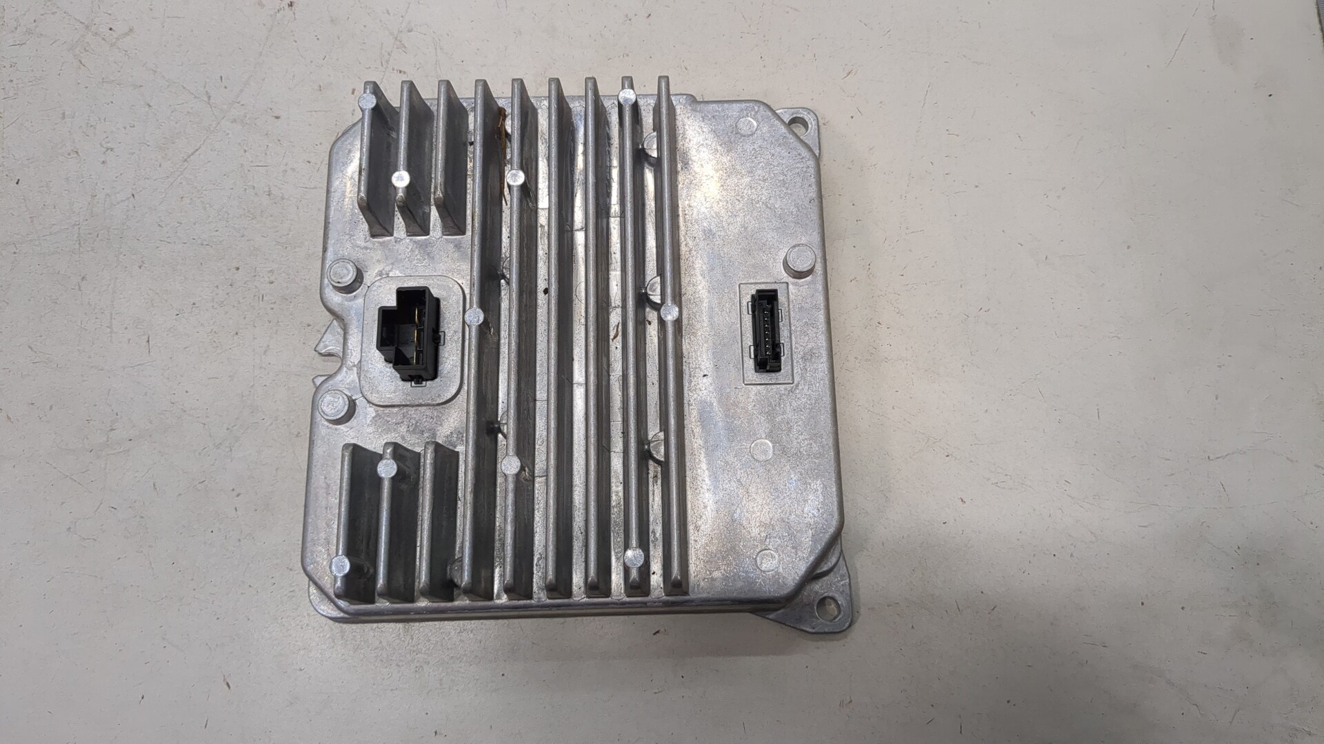 Преобразователь напряжения (адаптер)