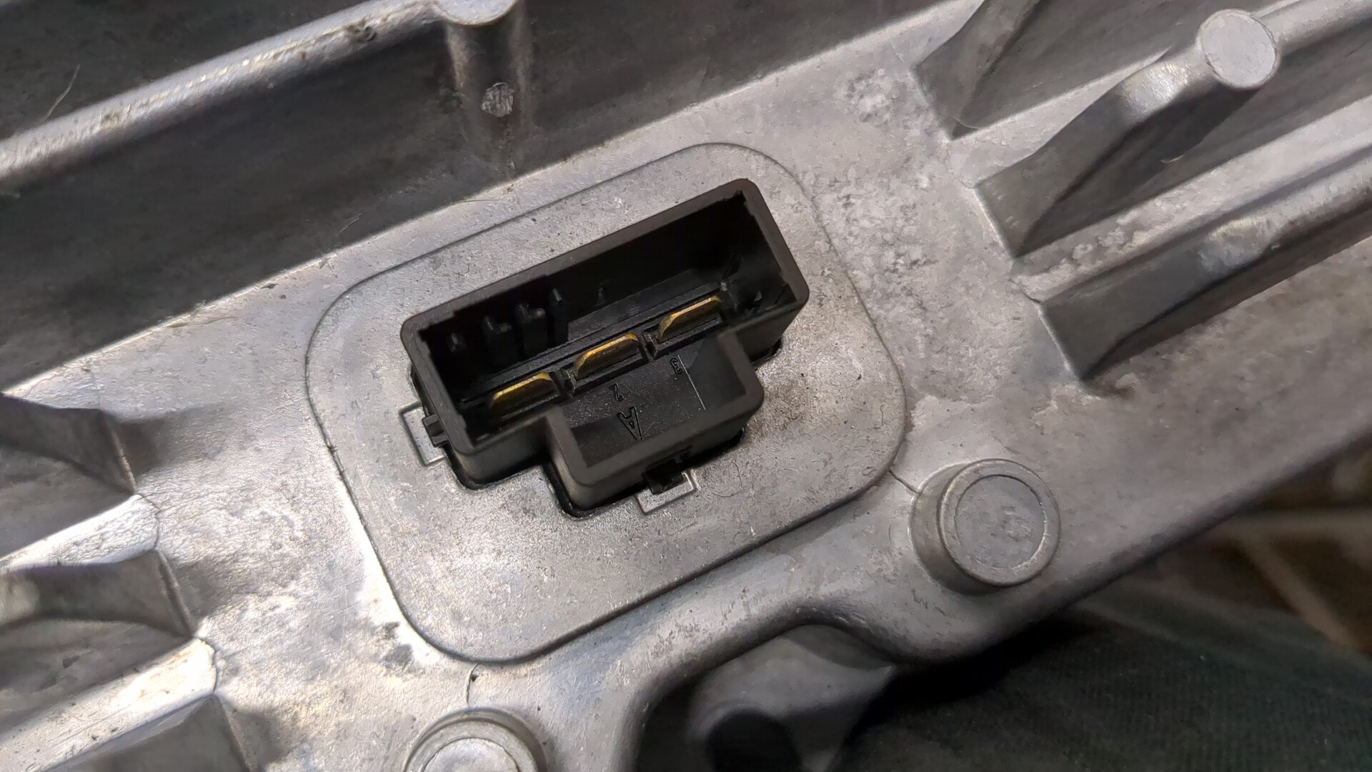 Преобразователь напряжения (адаптер)