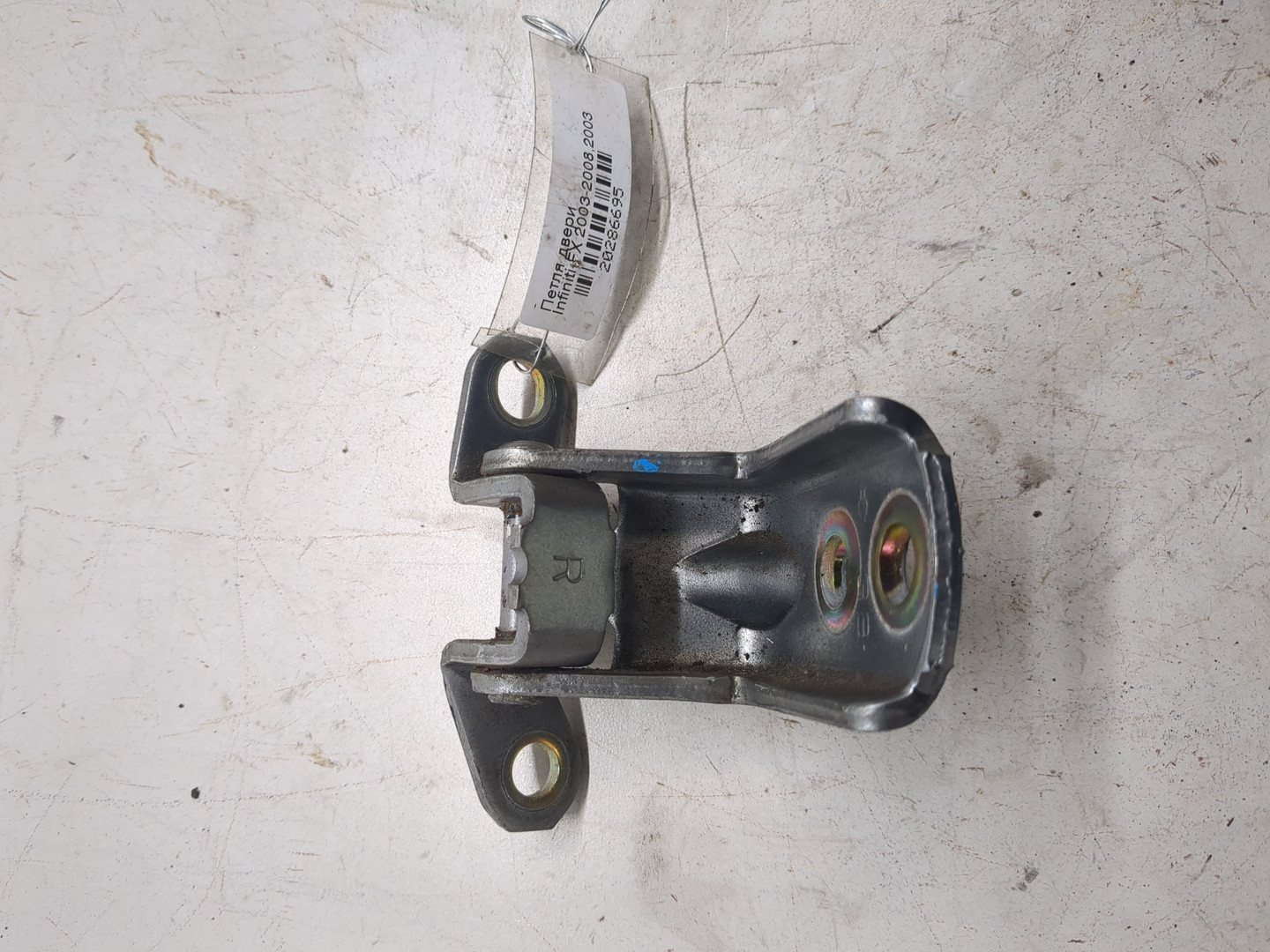 Петля двери