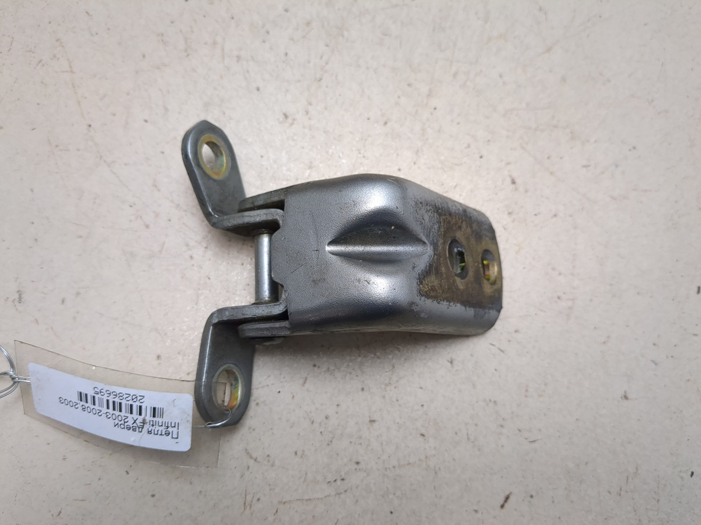 Петля двери