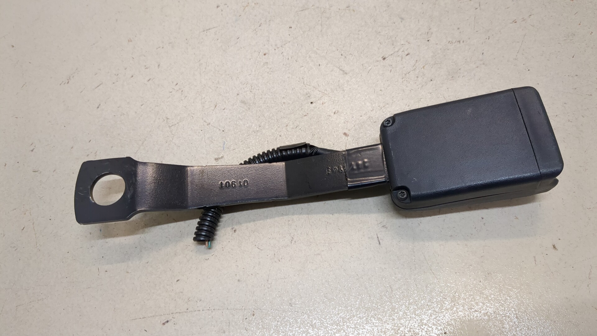 Ответная часть ремня безопасности