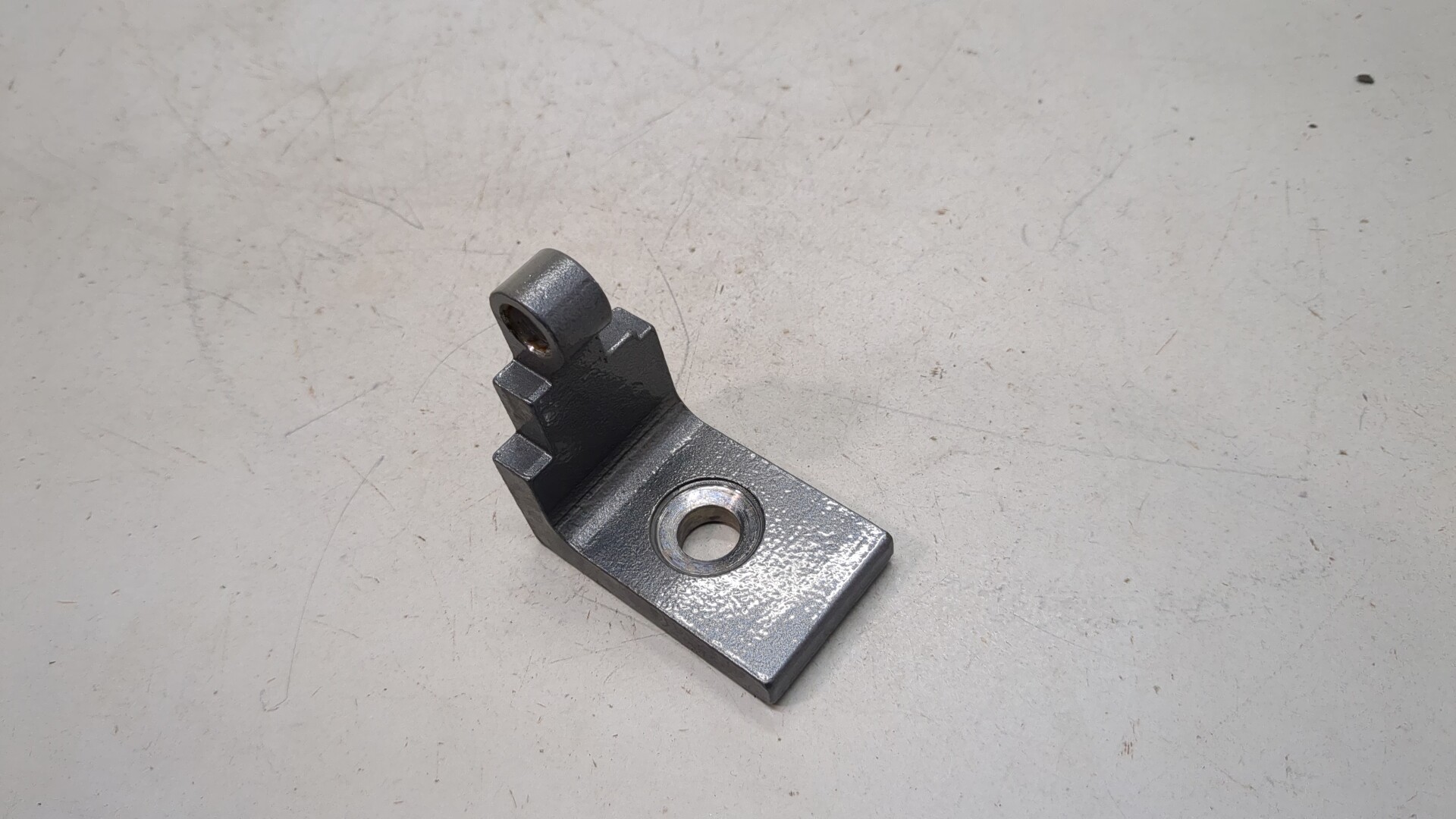 Петля двери