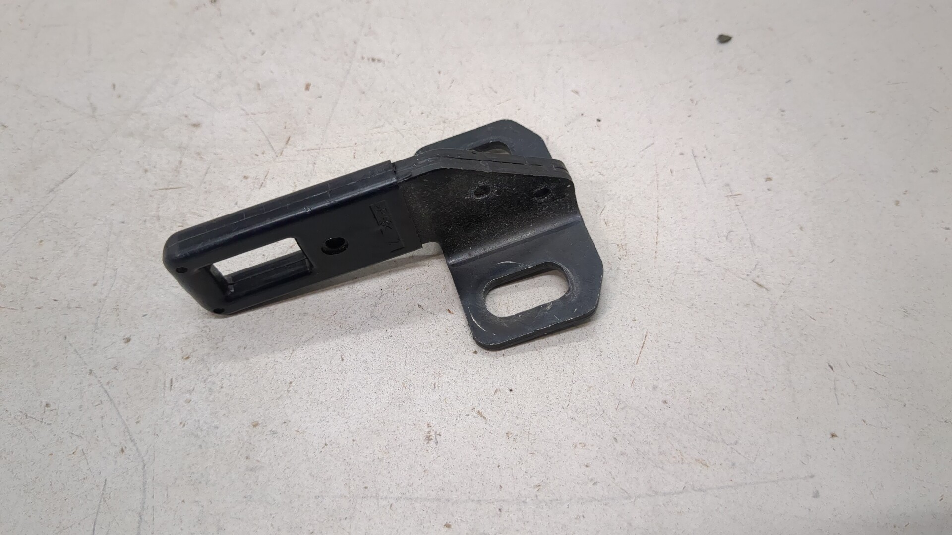 Замок багажника