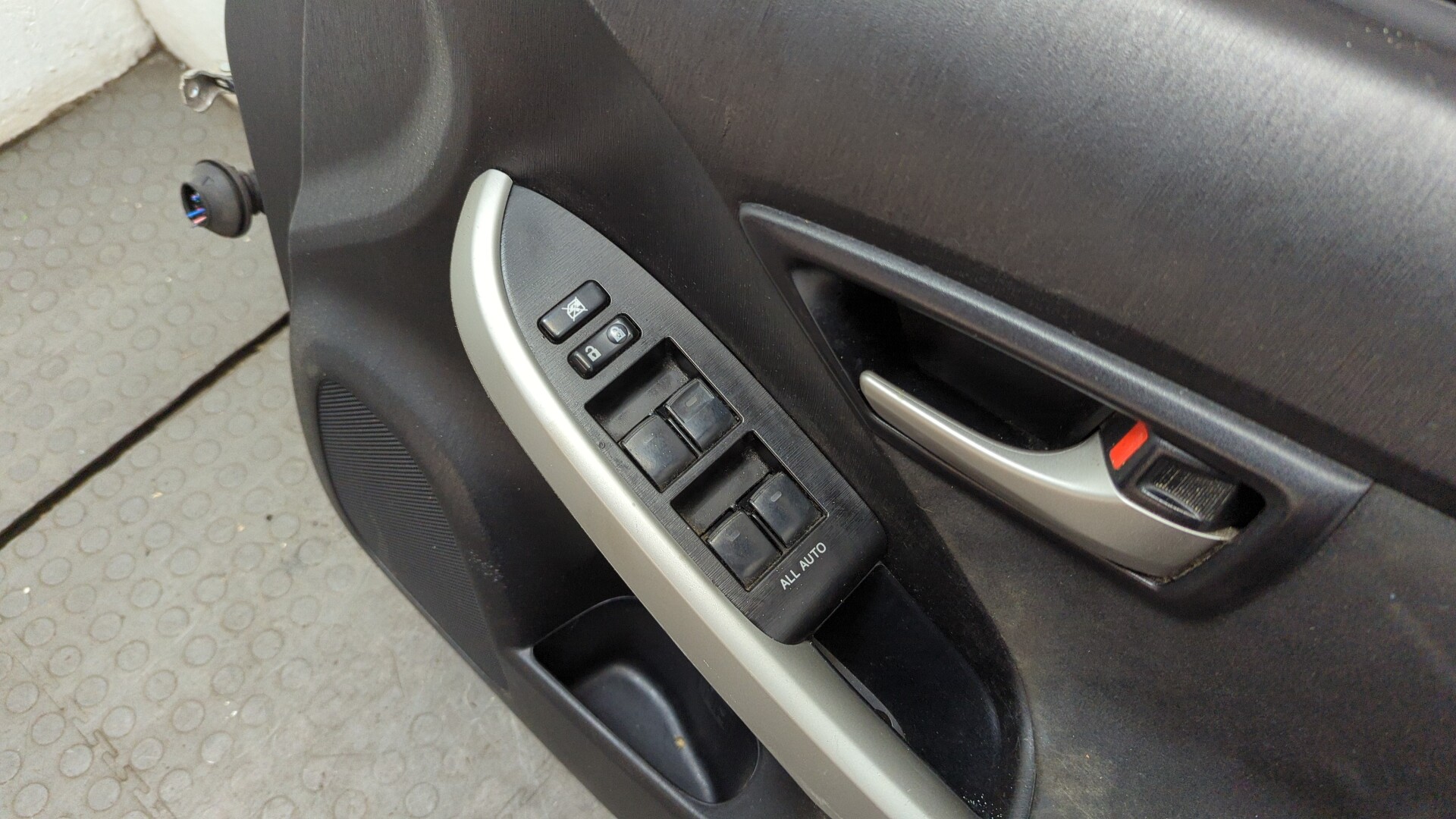 Дверь передняя правая