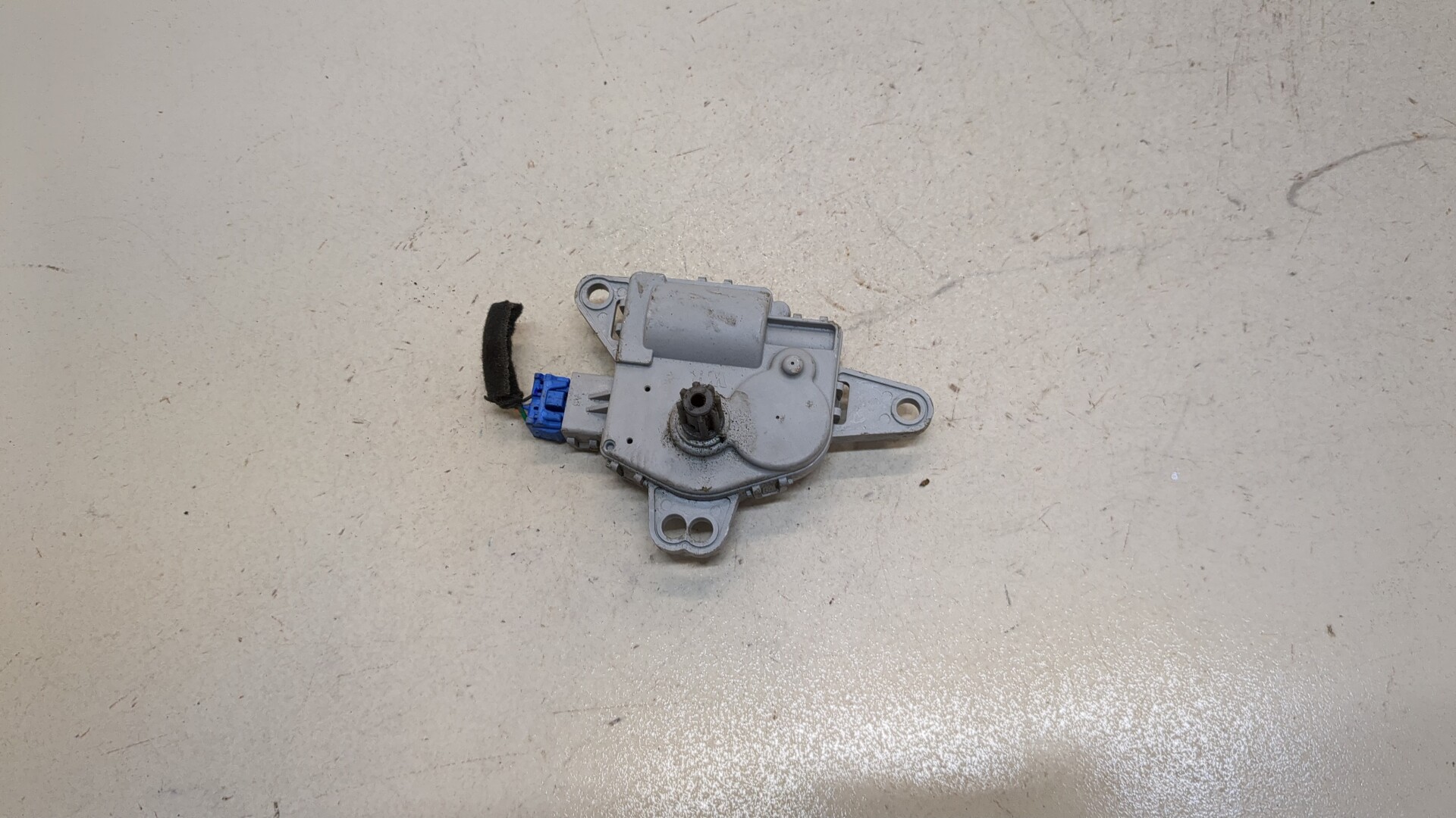 Моторчик заслонки печки