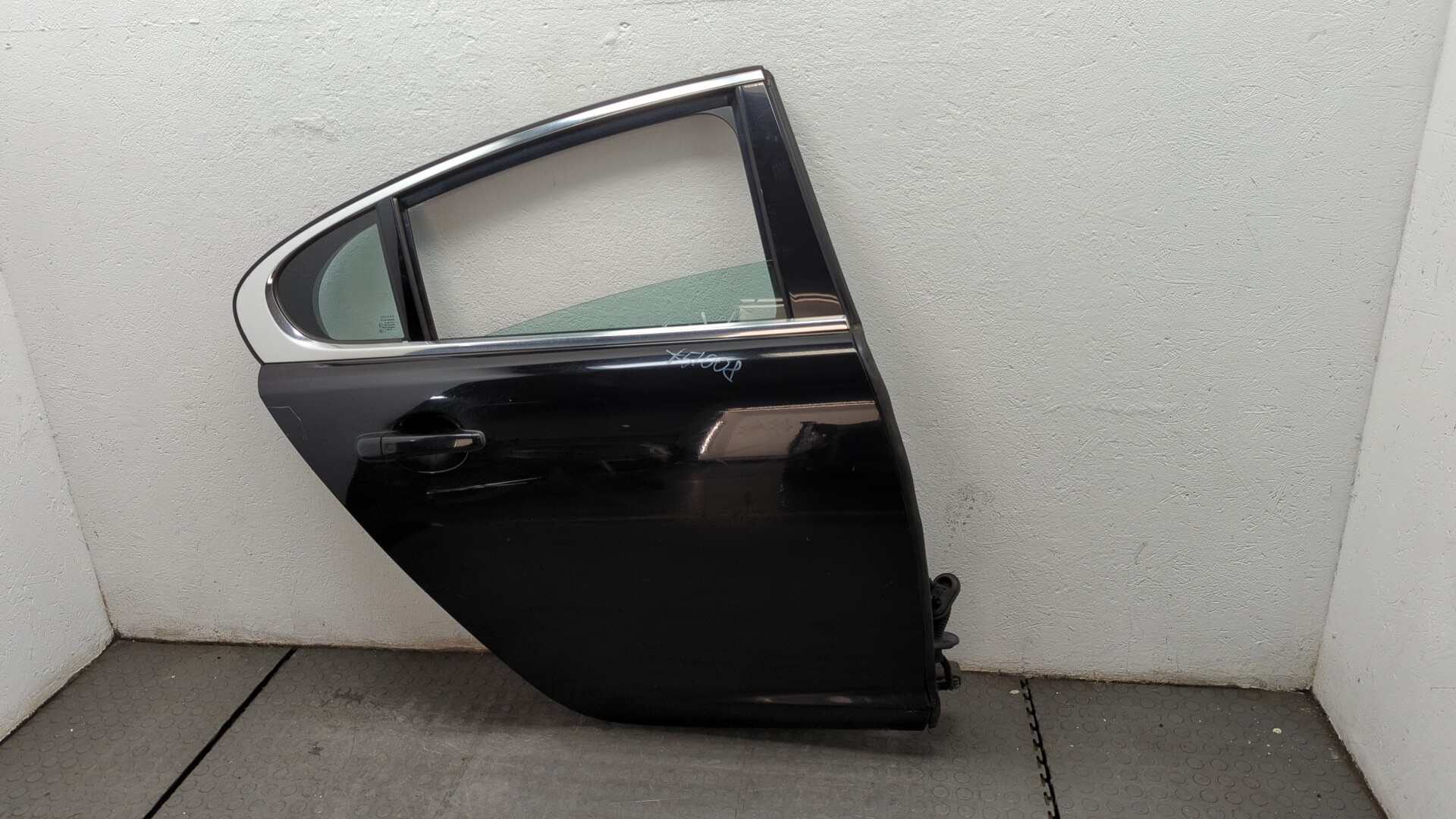 Дверь задняя правая