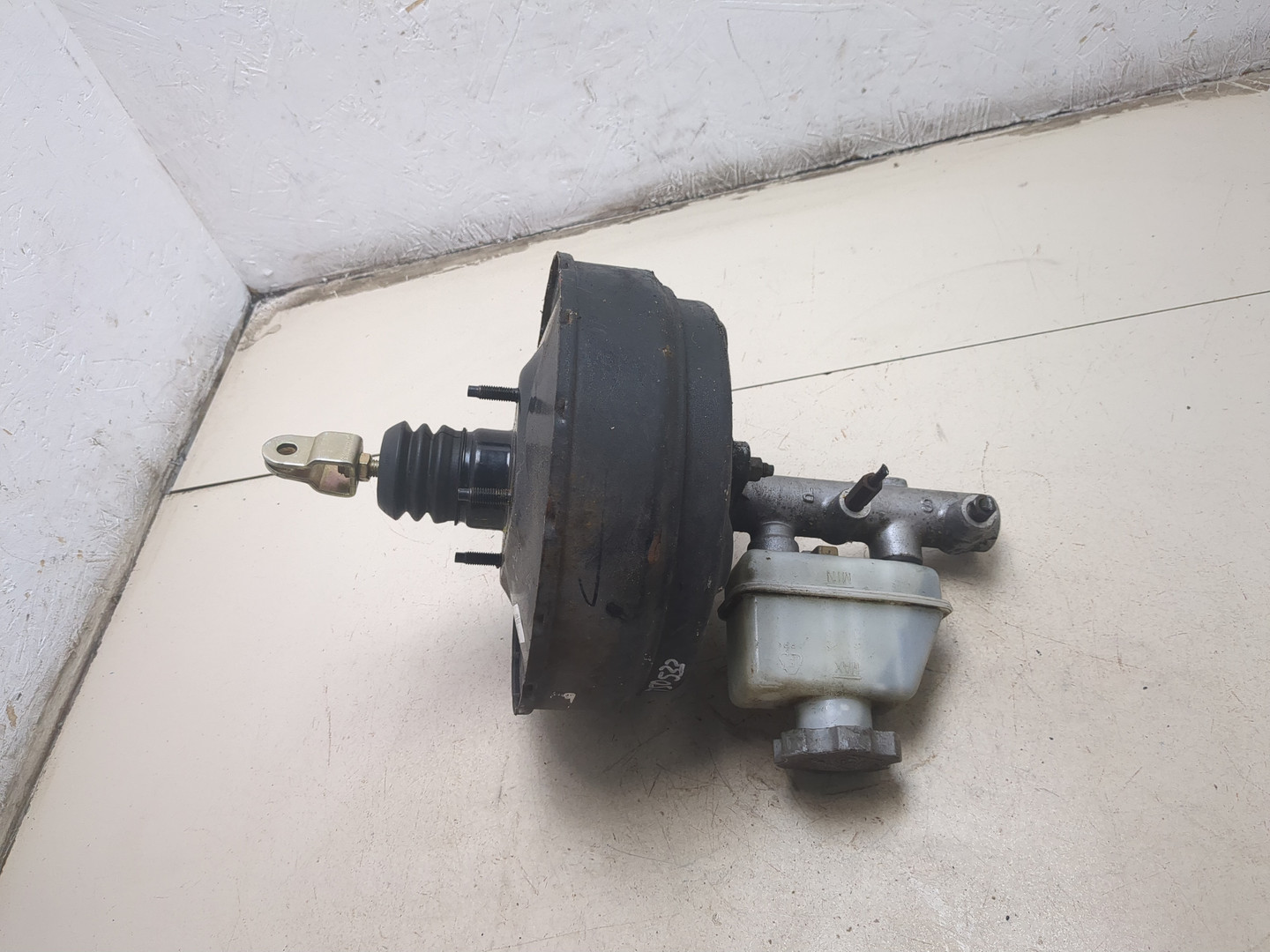 Цилиндр тормозной главный