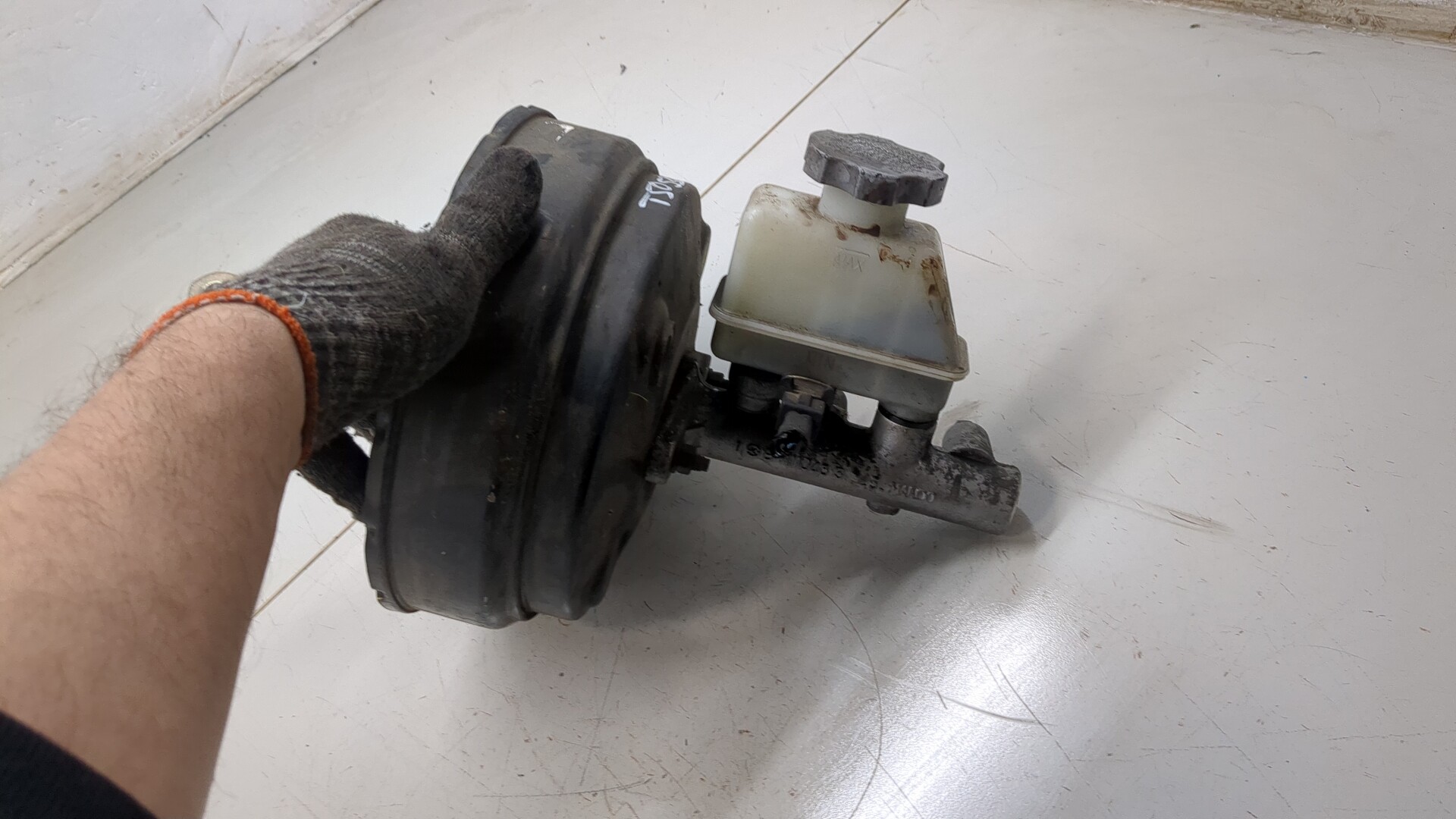 Цилиндр тормозной главный