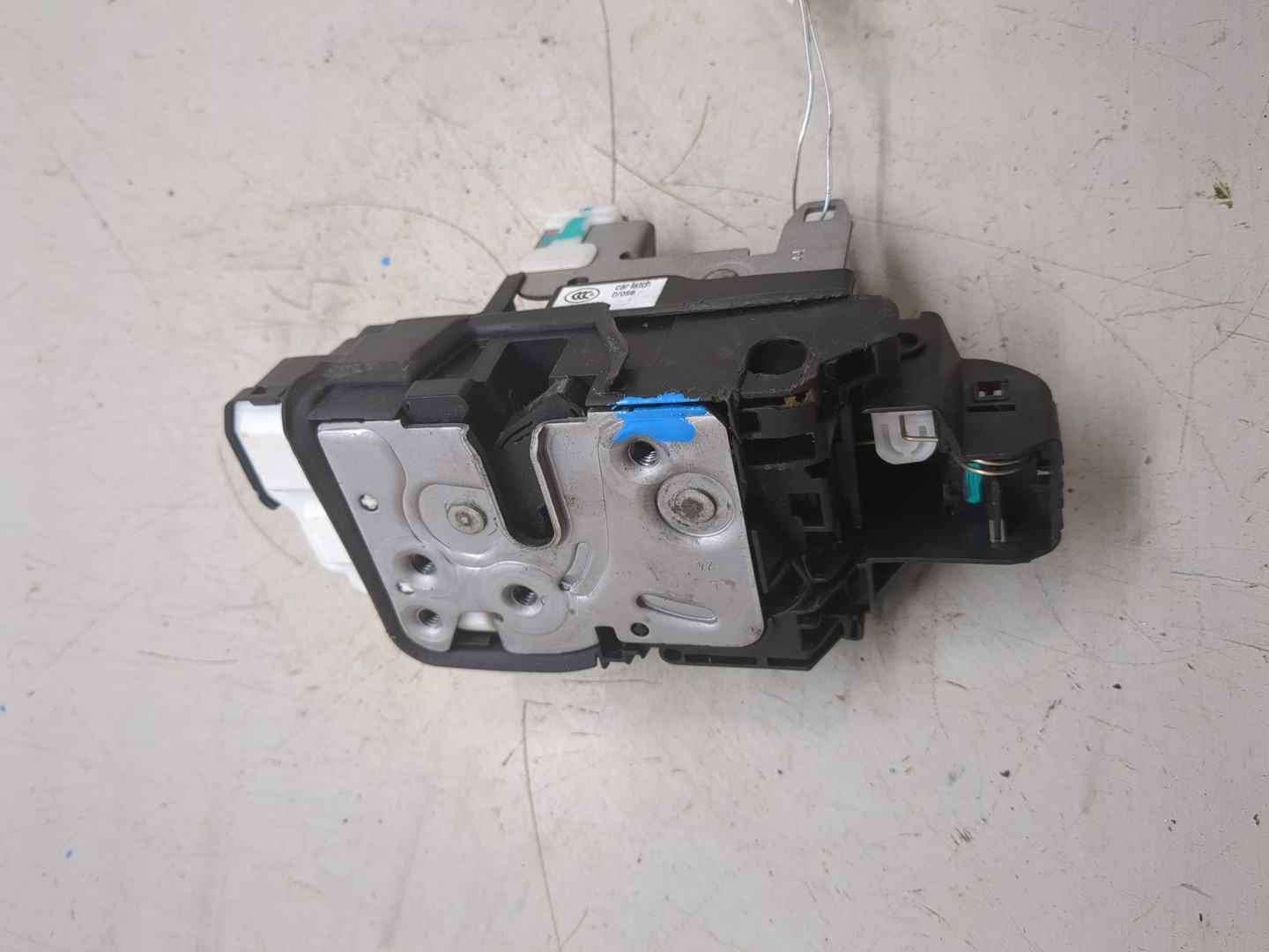 Замок двери задней левой