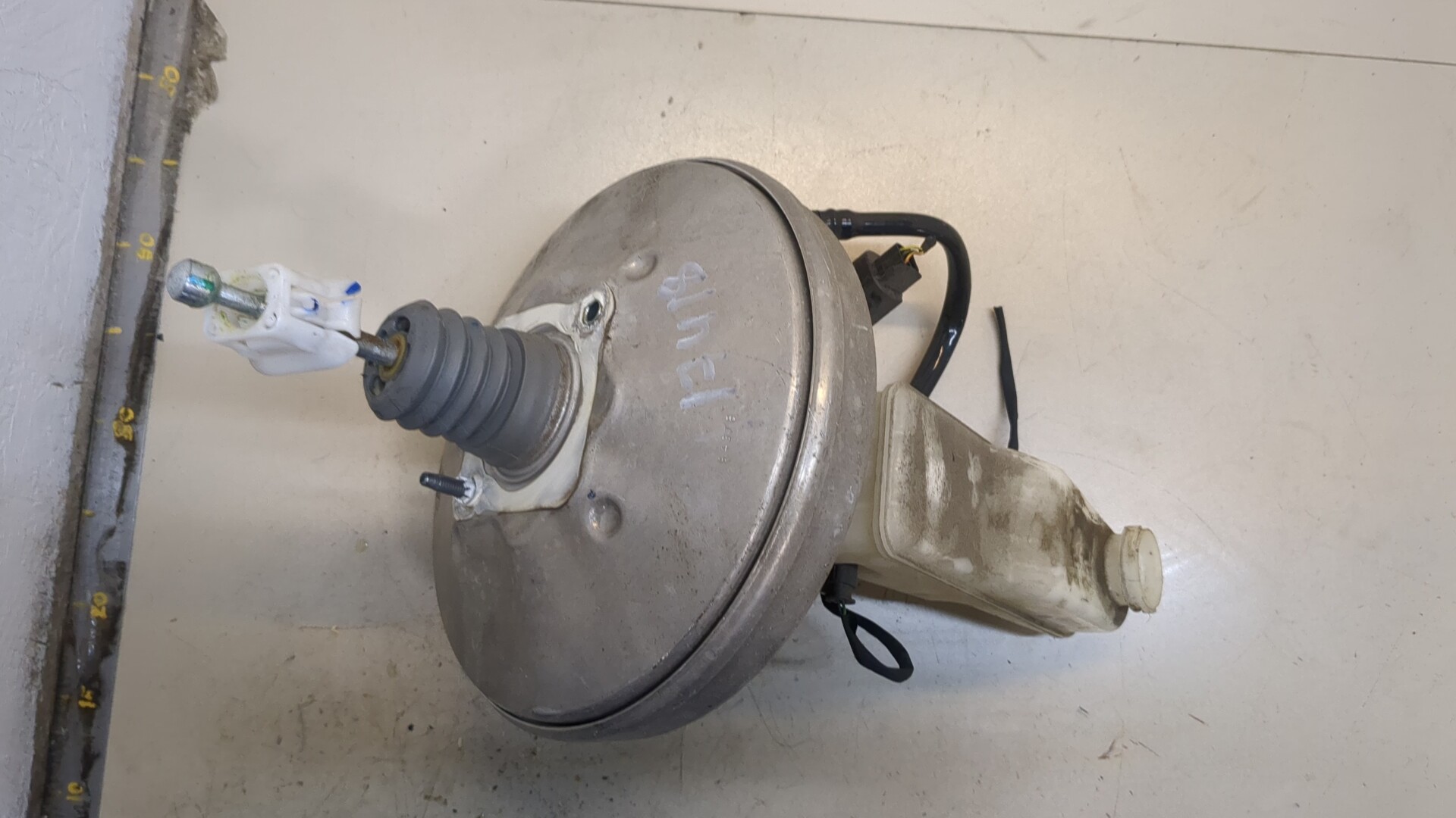 Цилиндр тормозной главный