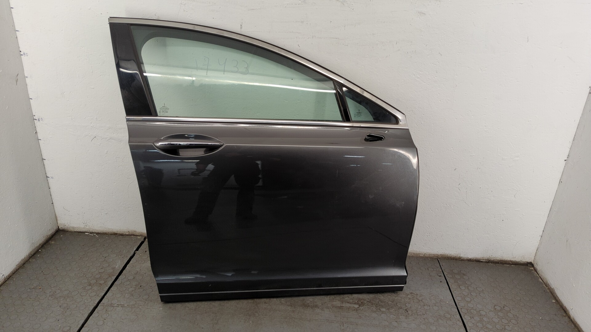 Дверь передняя правая