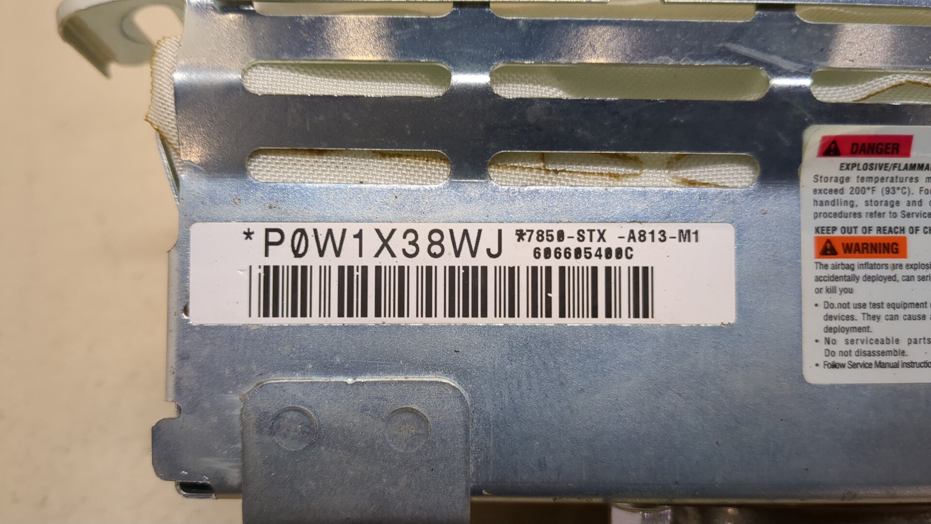 Подушка безопасности пассажирская (в торпедо)