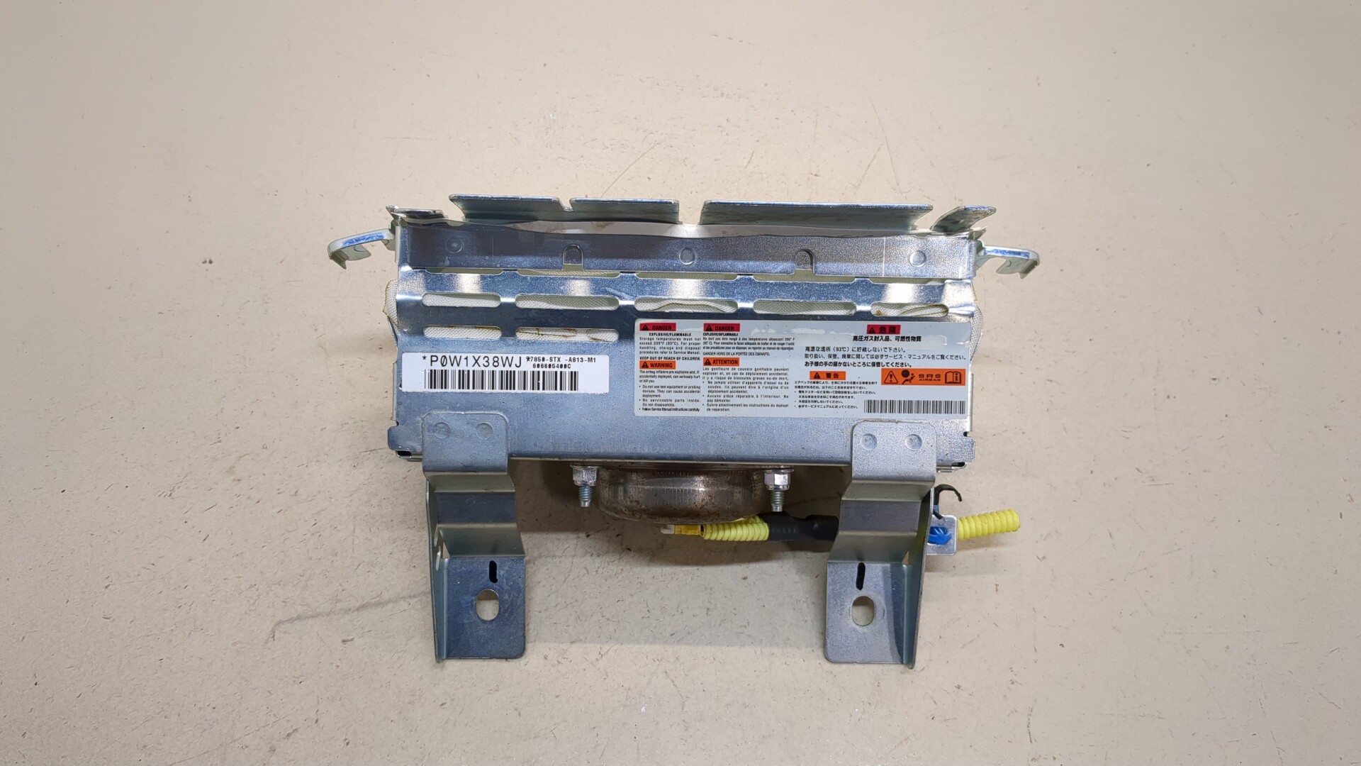 Подушка безопасности пассажирская (в торпедо)