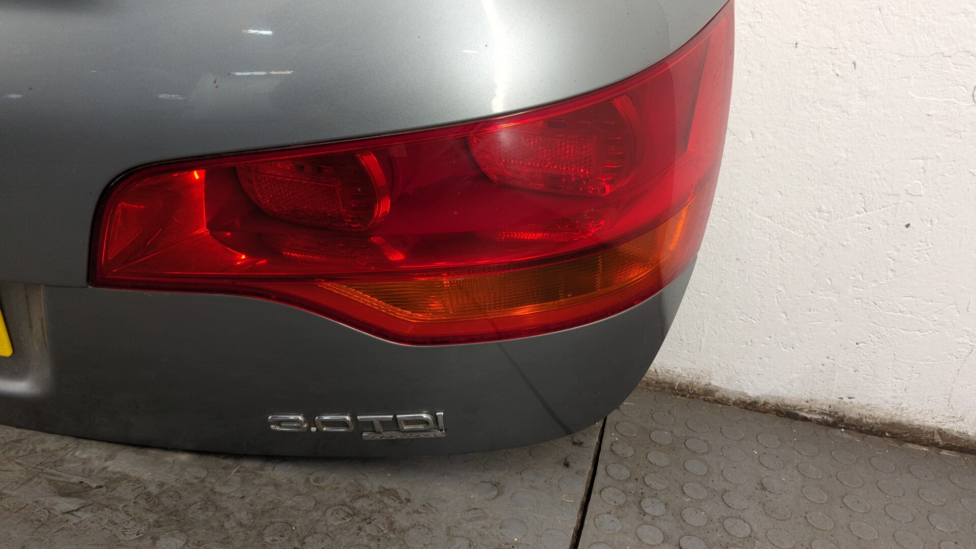 Дверь багажника