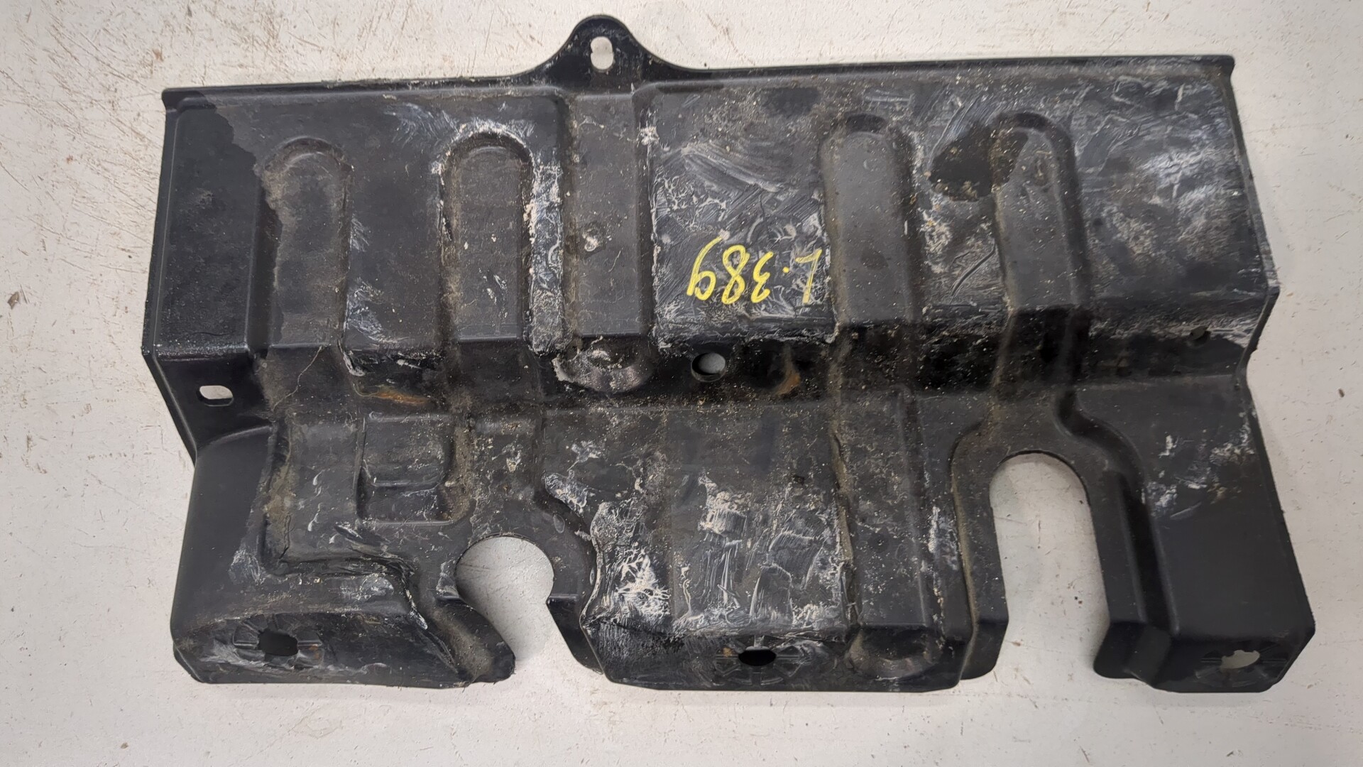 Воздуховод радиатора левый