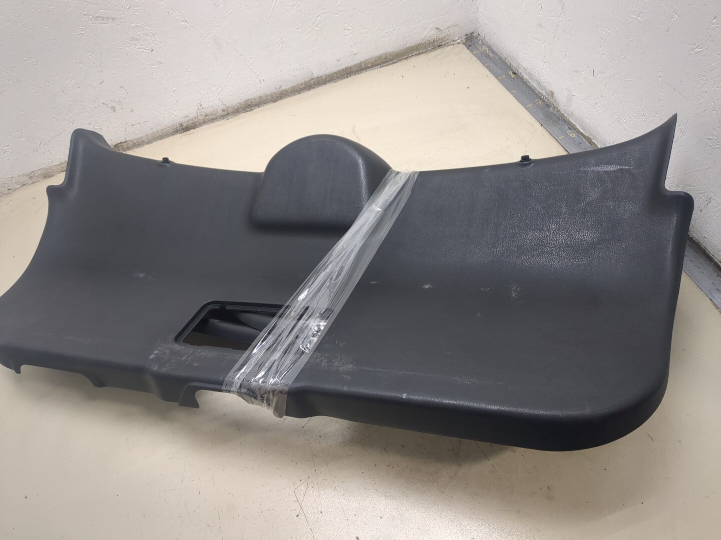 Обшивка двери багажника