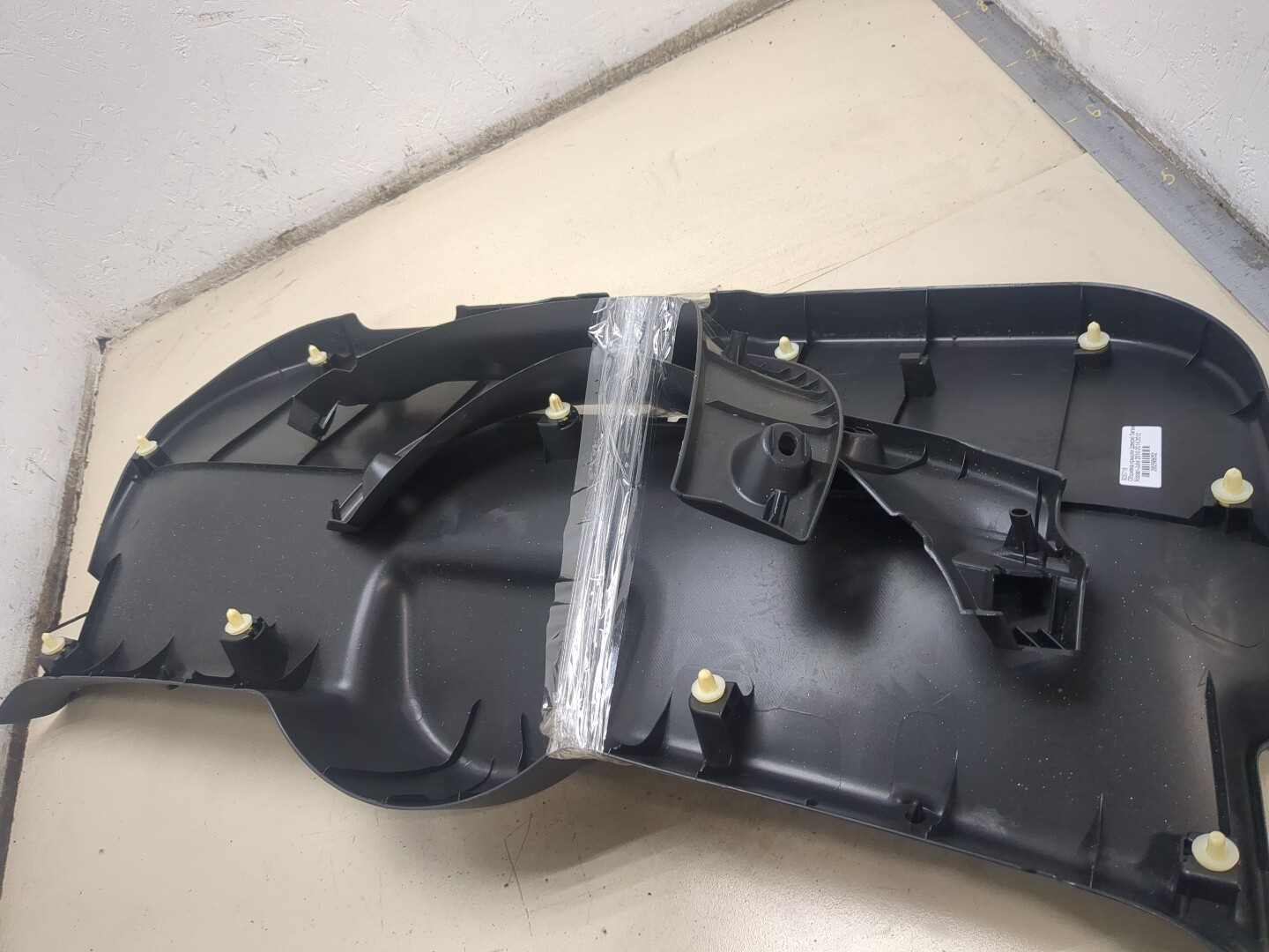 Обшивка двери багажника