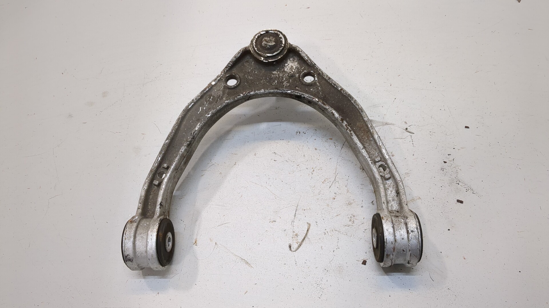 Рычаг передний