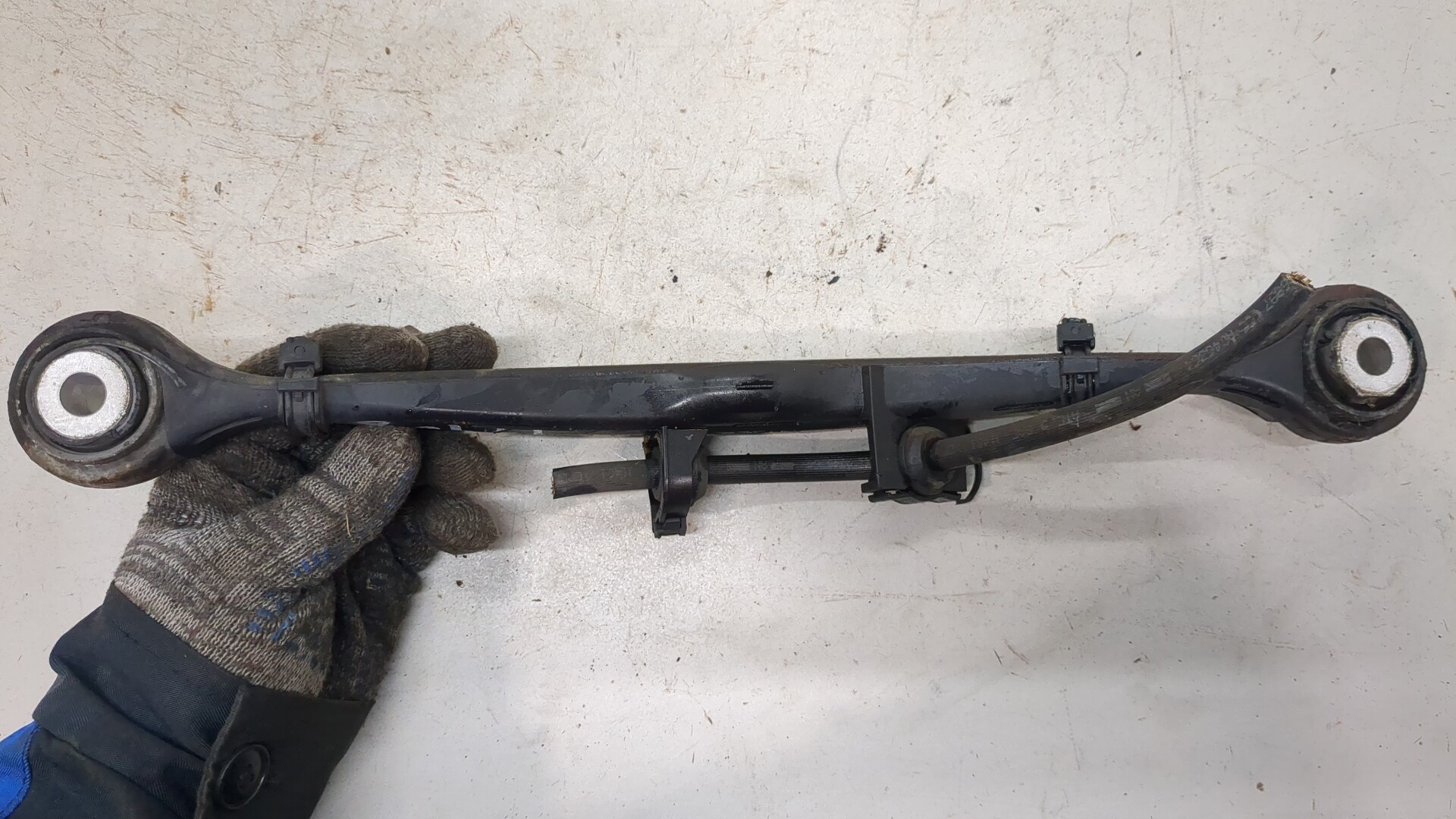 Рычаг задний