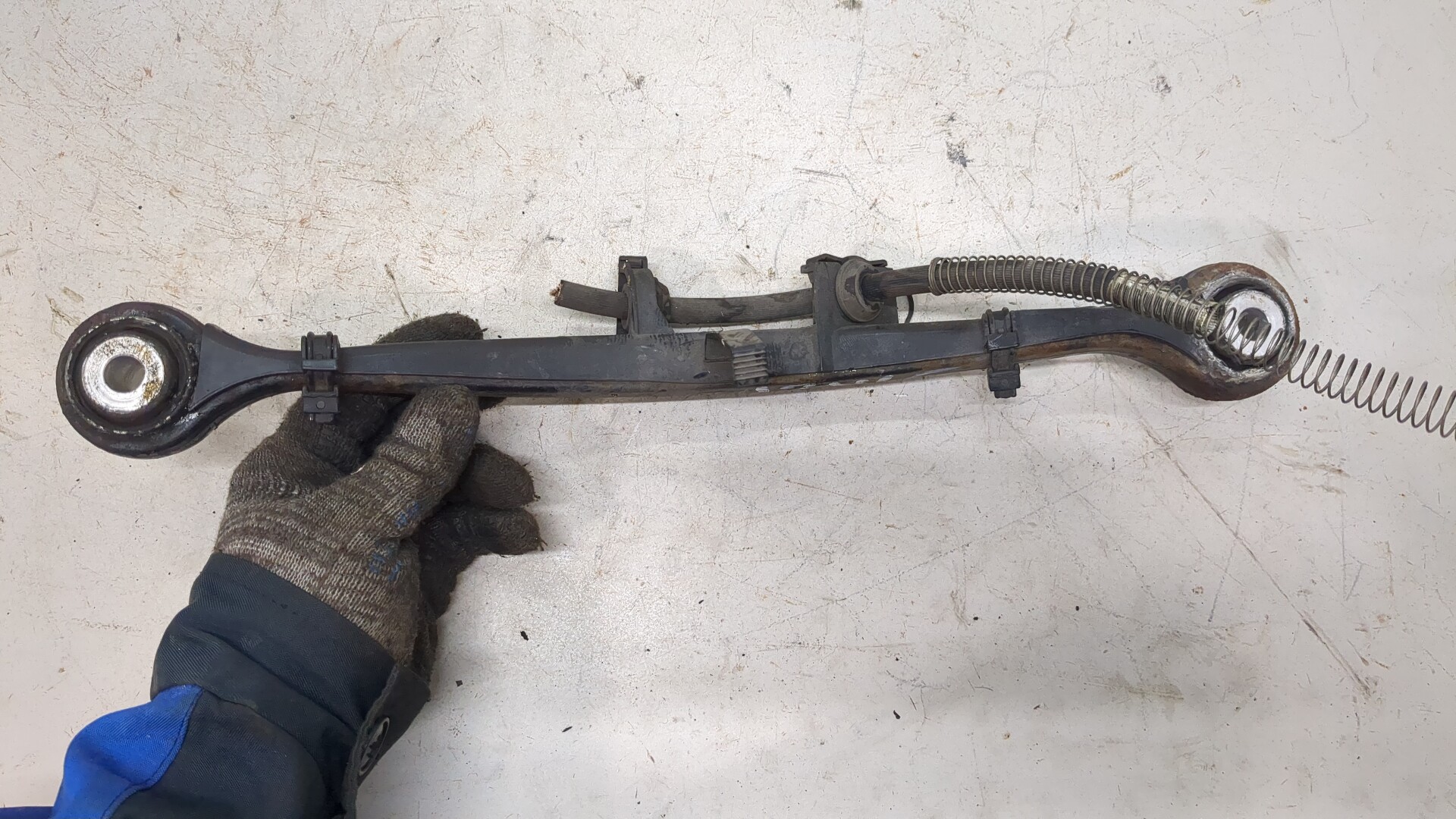 Рычаг задний