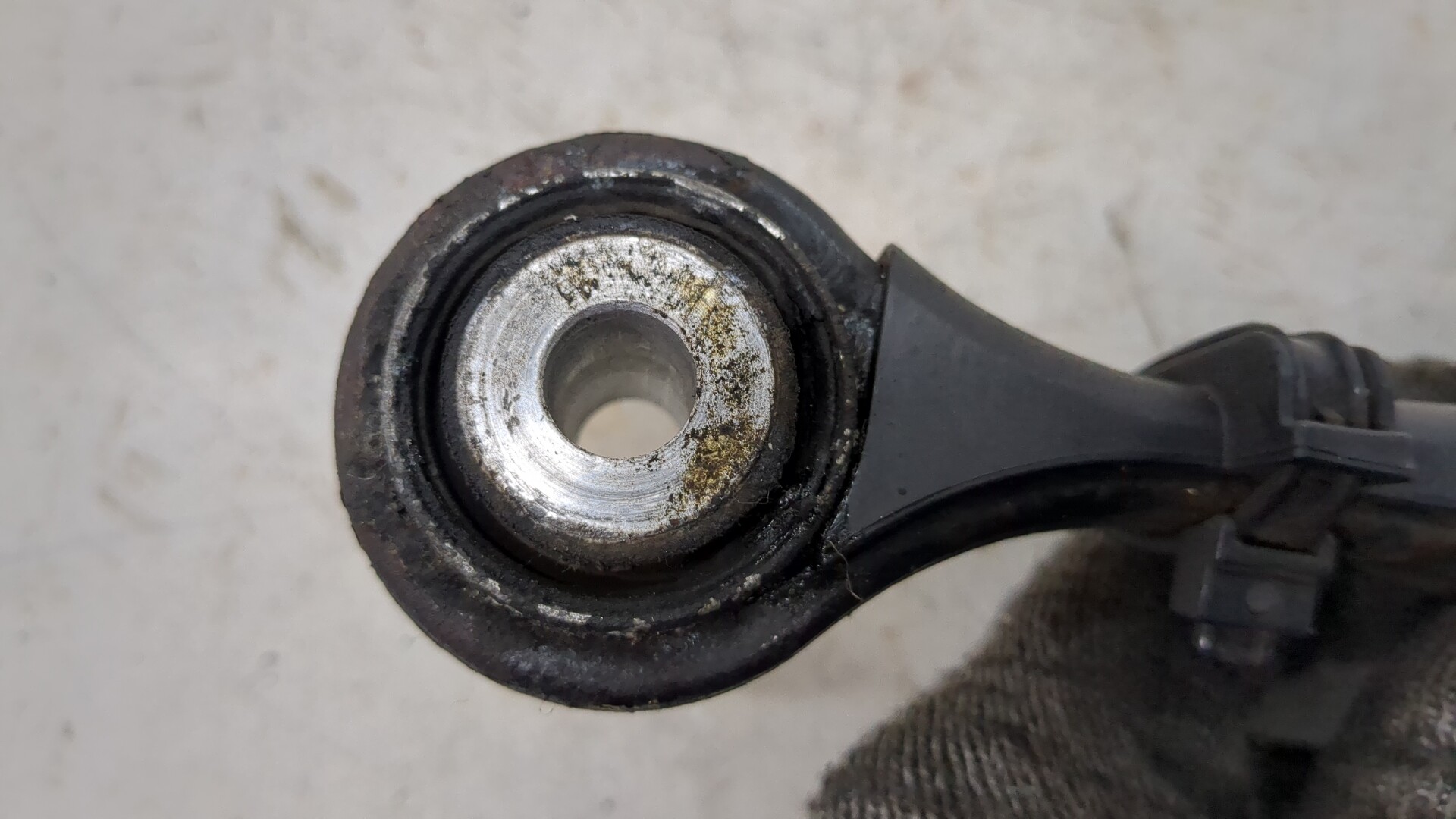 Рычаг задний