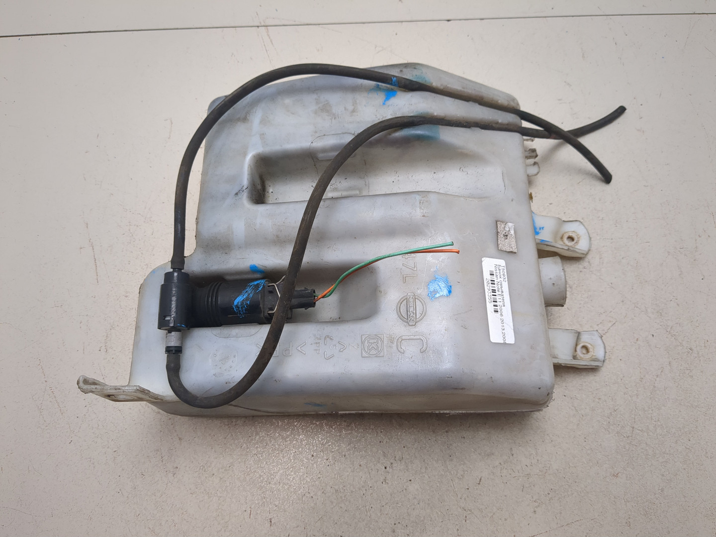 Бачок омывателя лобового стекла