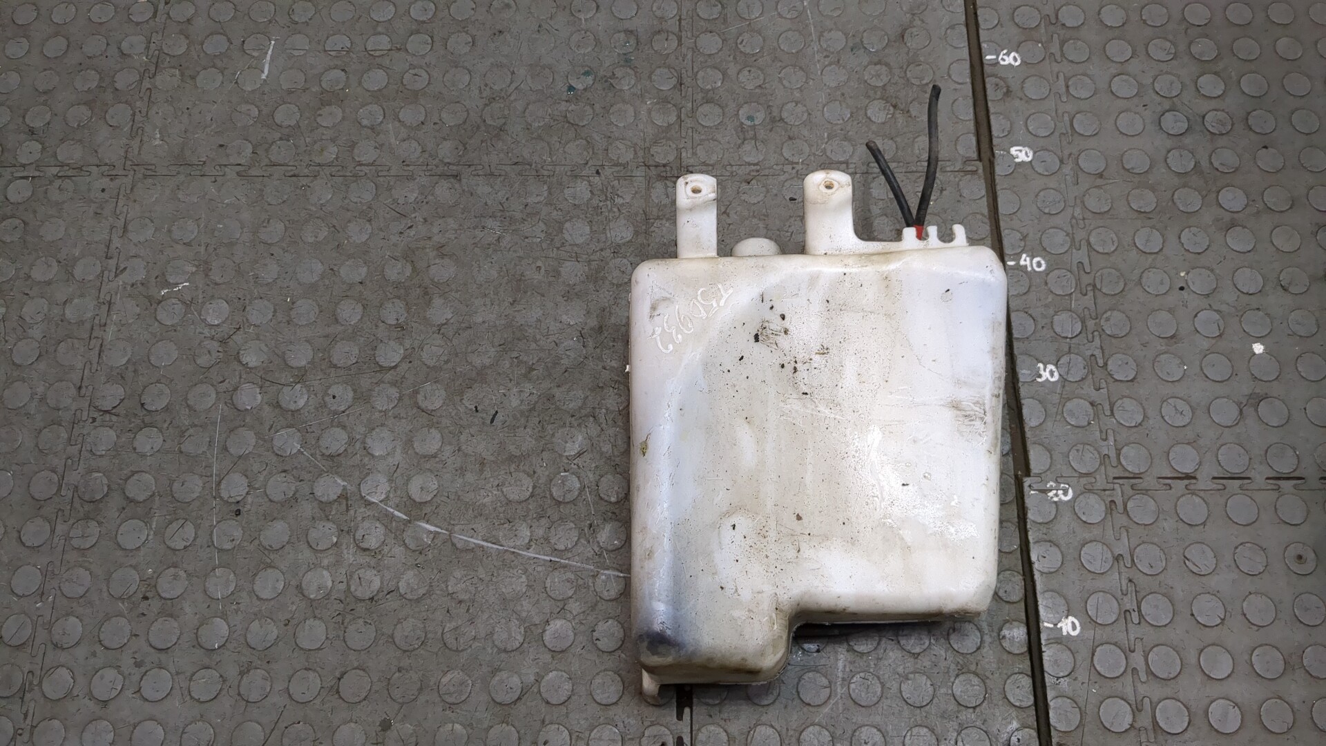 Бачок омывателя лобового стекла