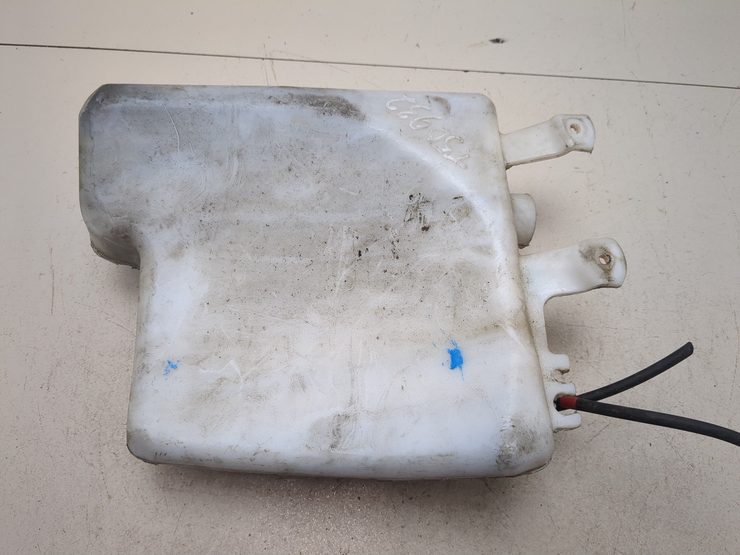 Бачок омывателя лобового стекла