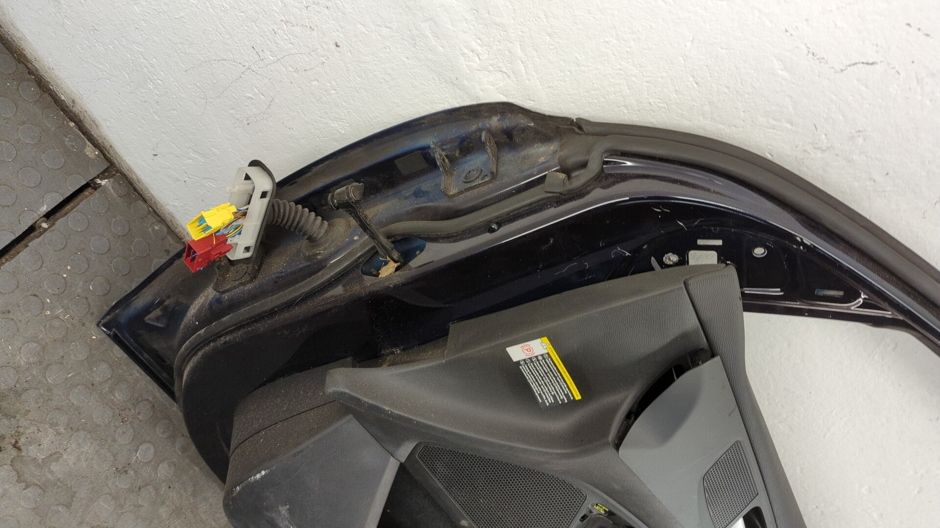 Дверь передняя правая