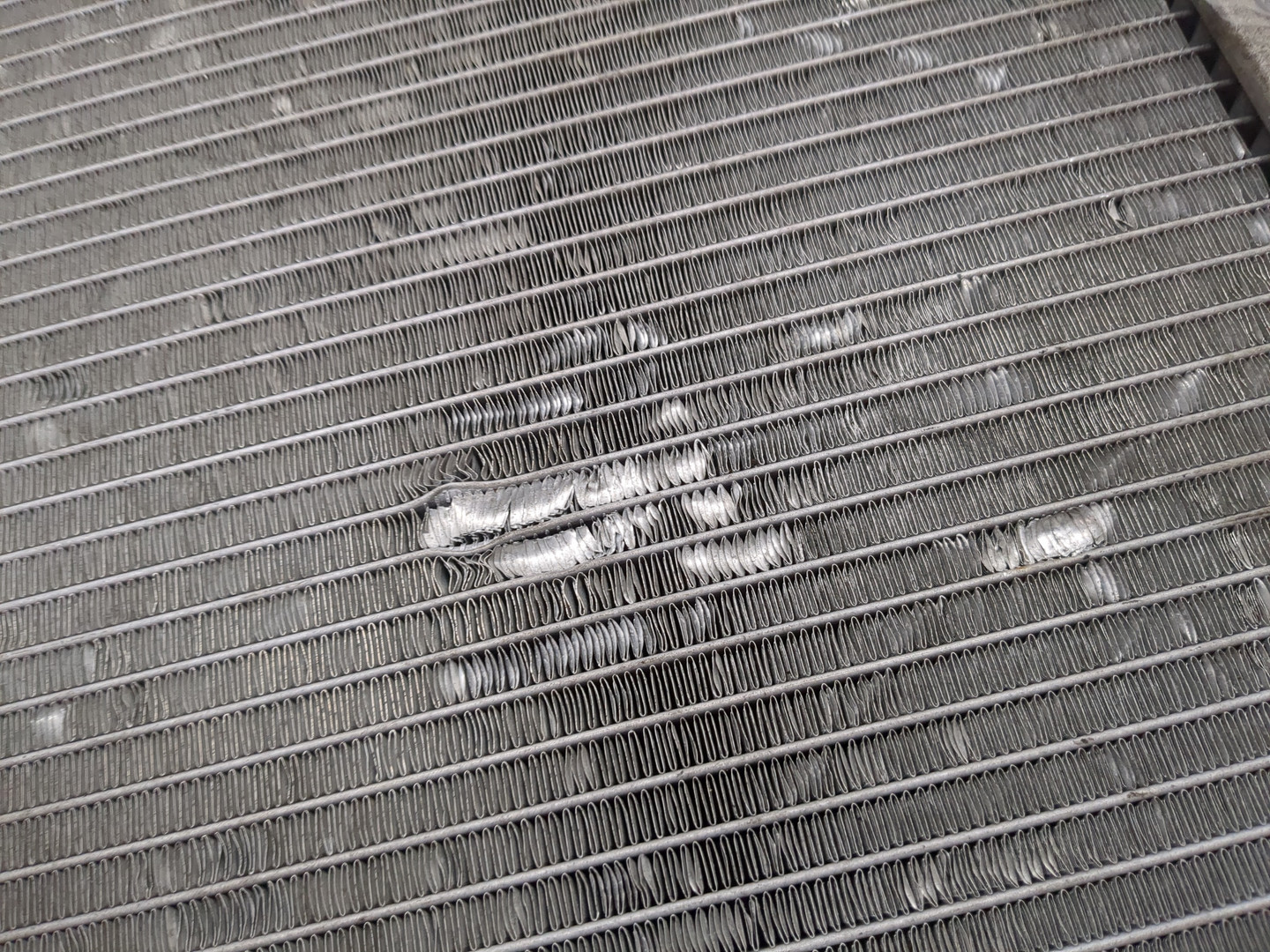 Радиатор охлаждения двигателя основной