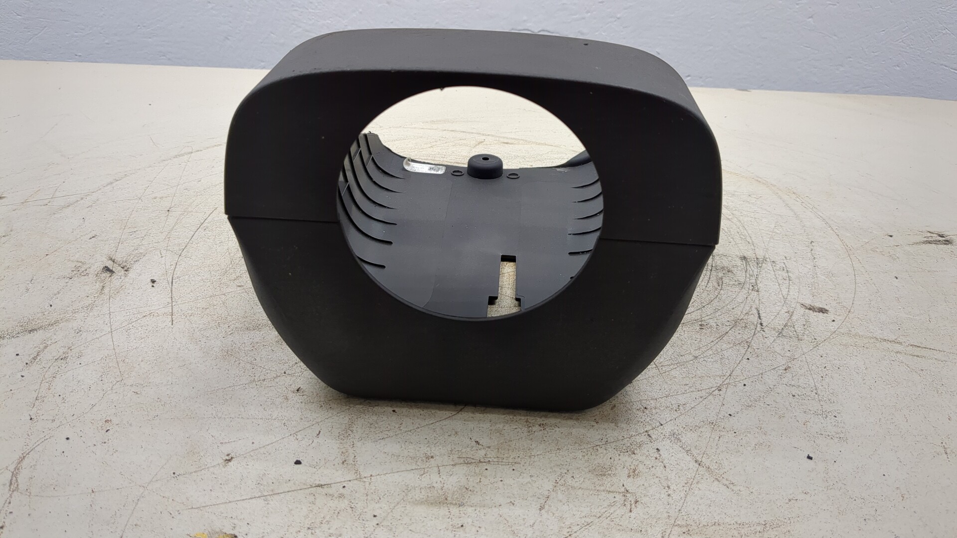 Кожух рулевой колонки