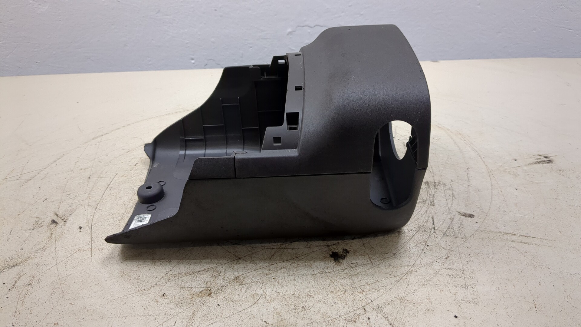 Кожух рулевой колонки