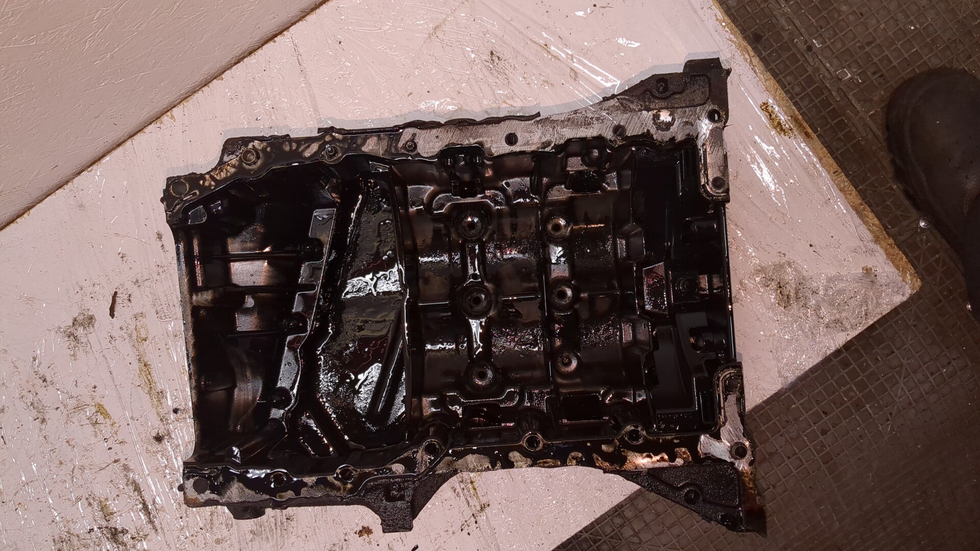 Поддон масляный двигателя (картер)