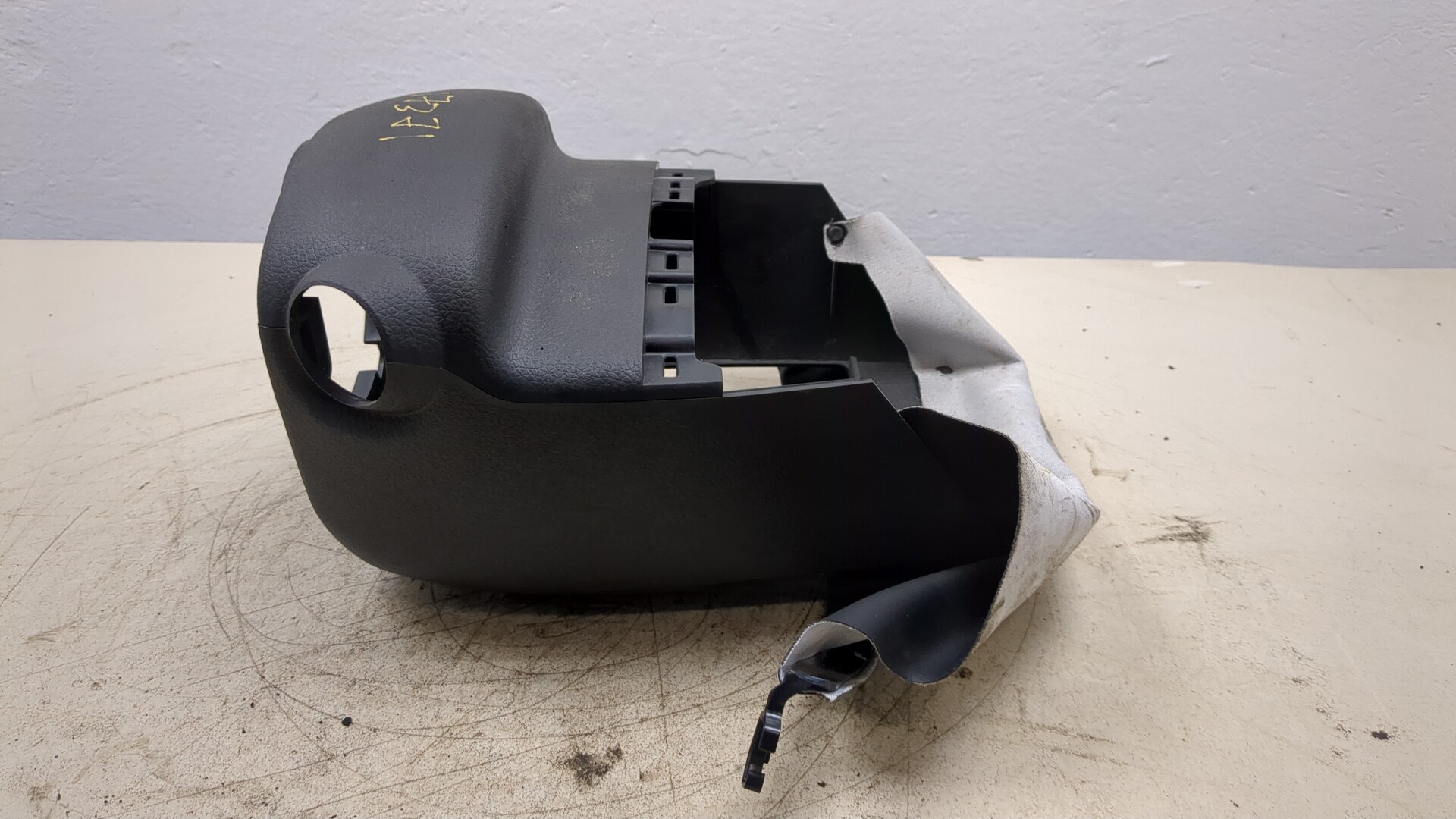 Кожух рулевой колонки