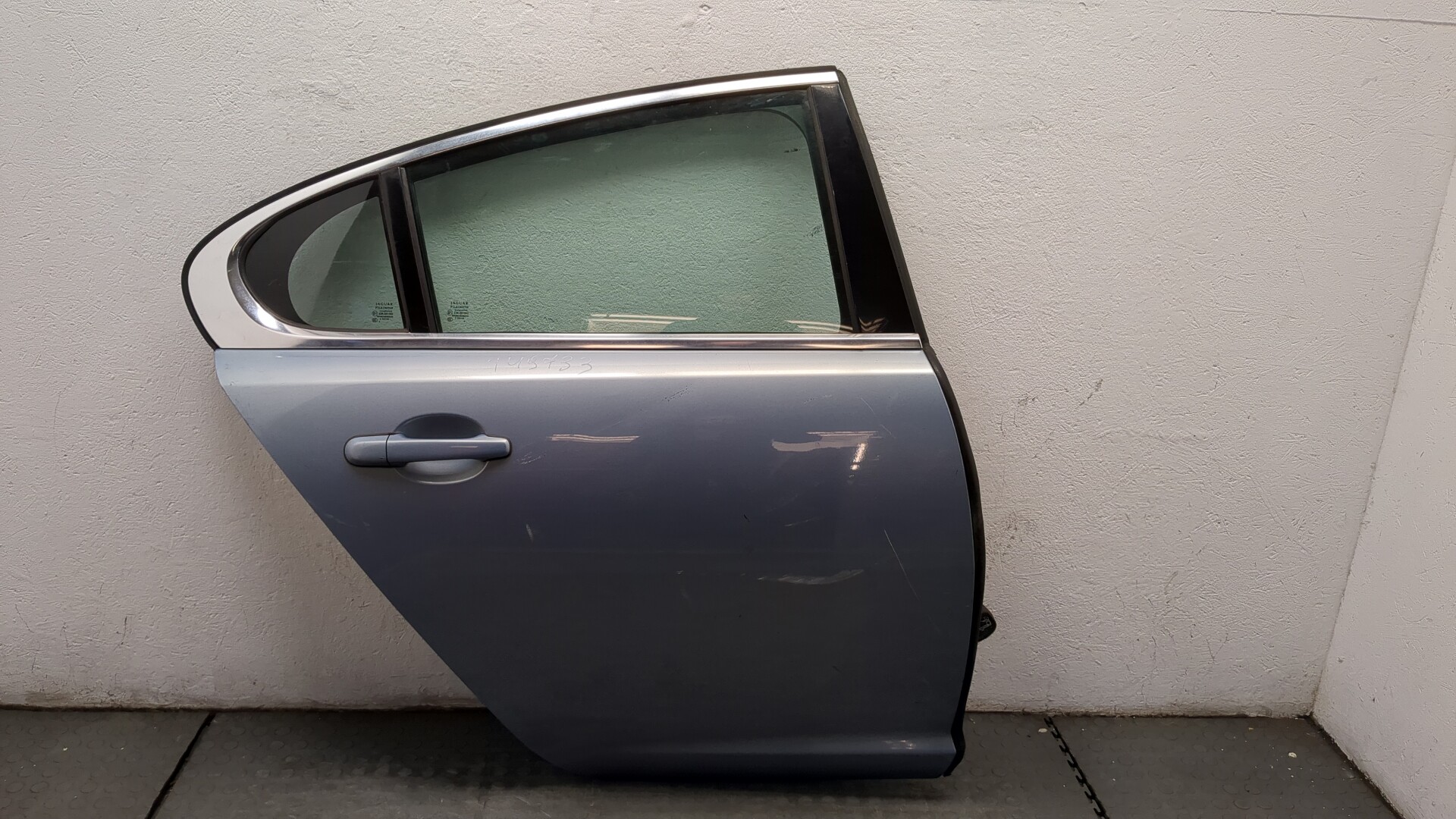 Дверь задняя правая