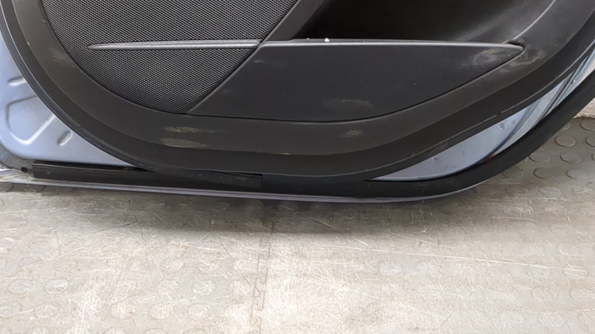 Дверь задняя правая