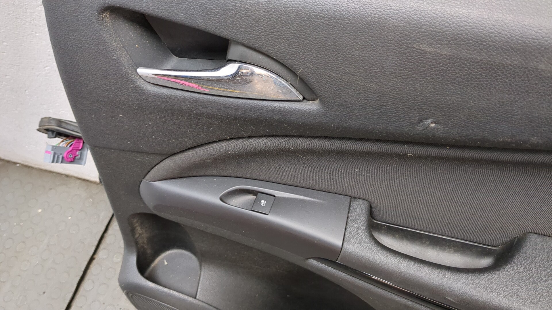 Дверь задняя правая