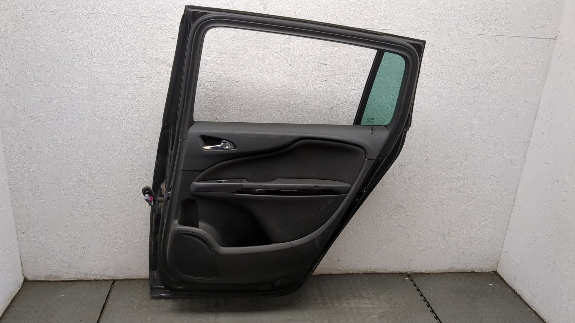 Дверь задняя правая